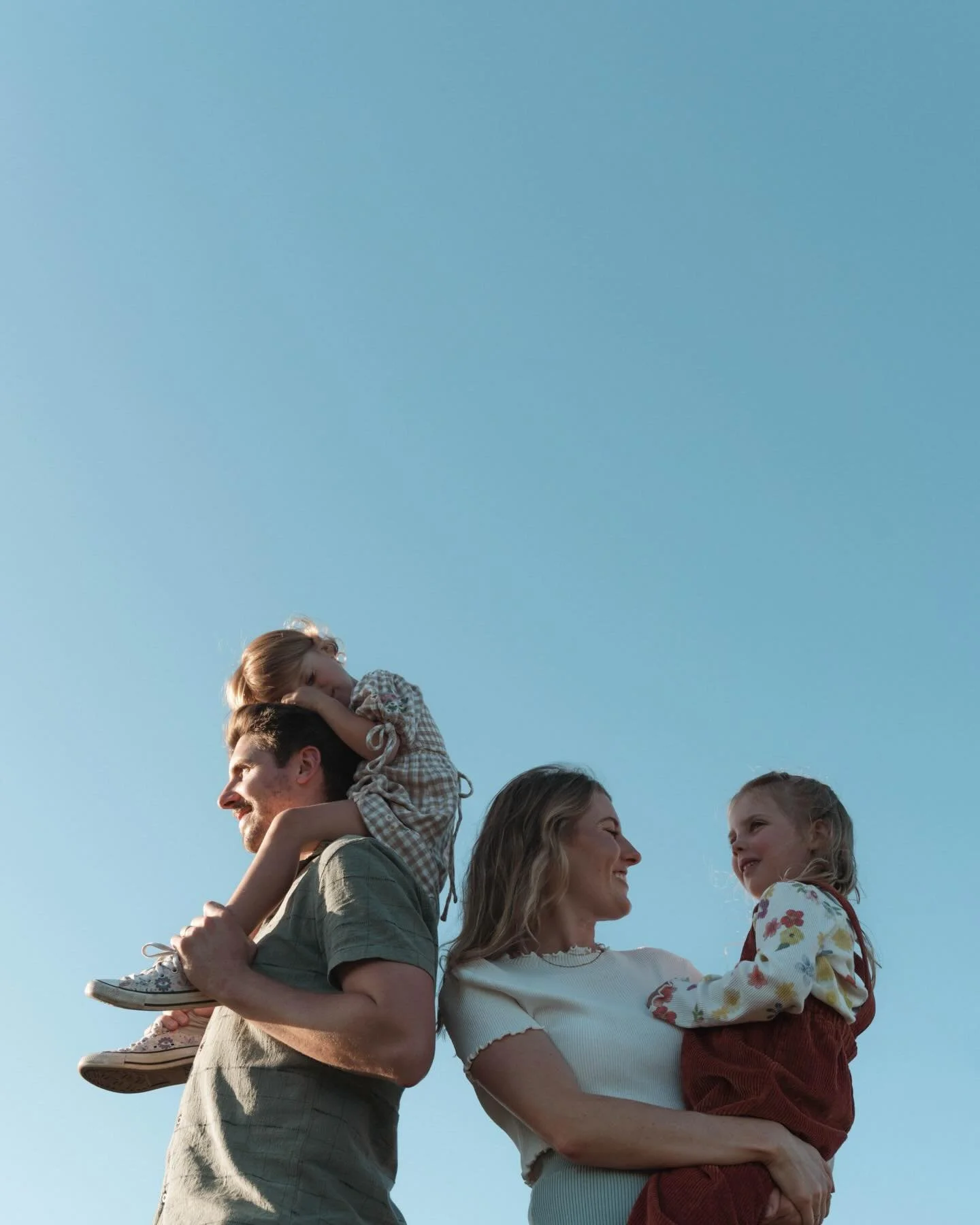 I honestly LOVE documenting extended family sessions. Bringing the whole family together to not only just update photos but go on an adventure and experience a beautiful location in the mountains. The kids get to lead, have fun with their aunts and t