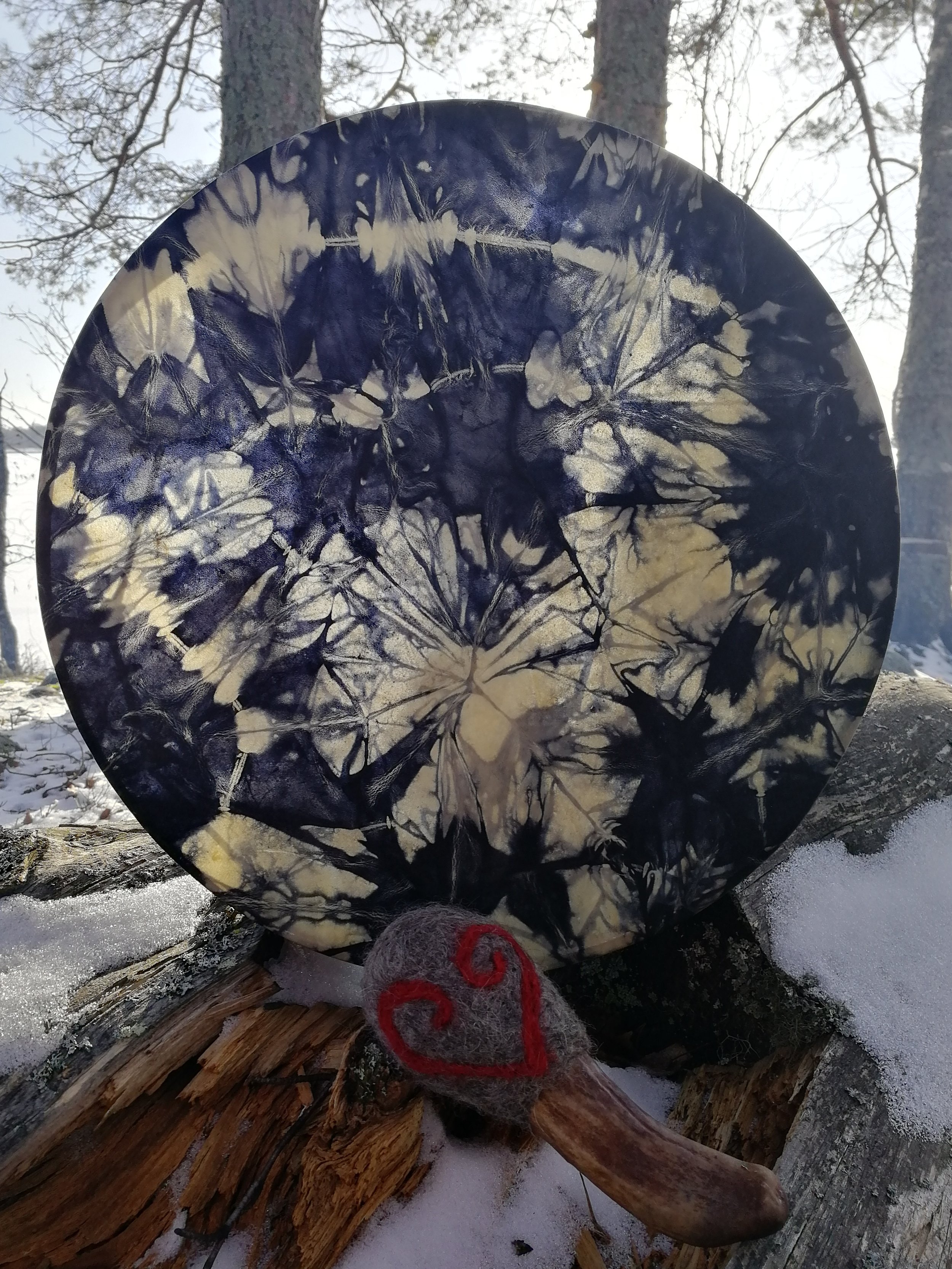 Jaana Louhelainen | Louhen polku | musta rumpu
