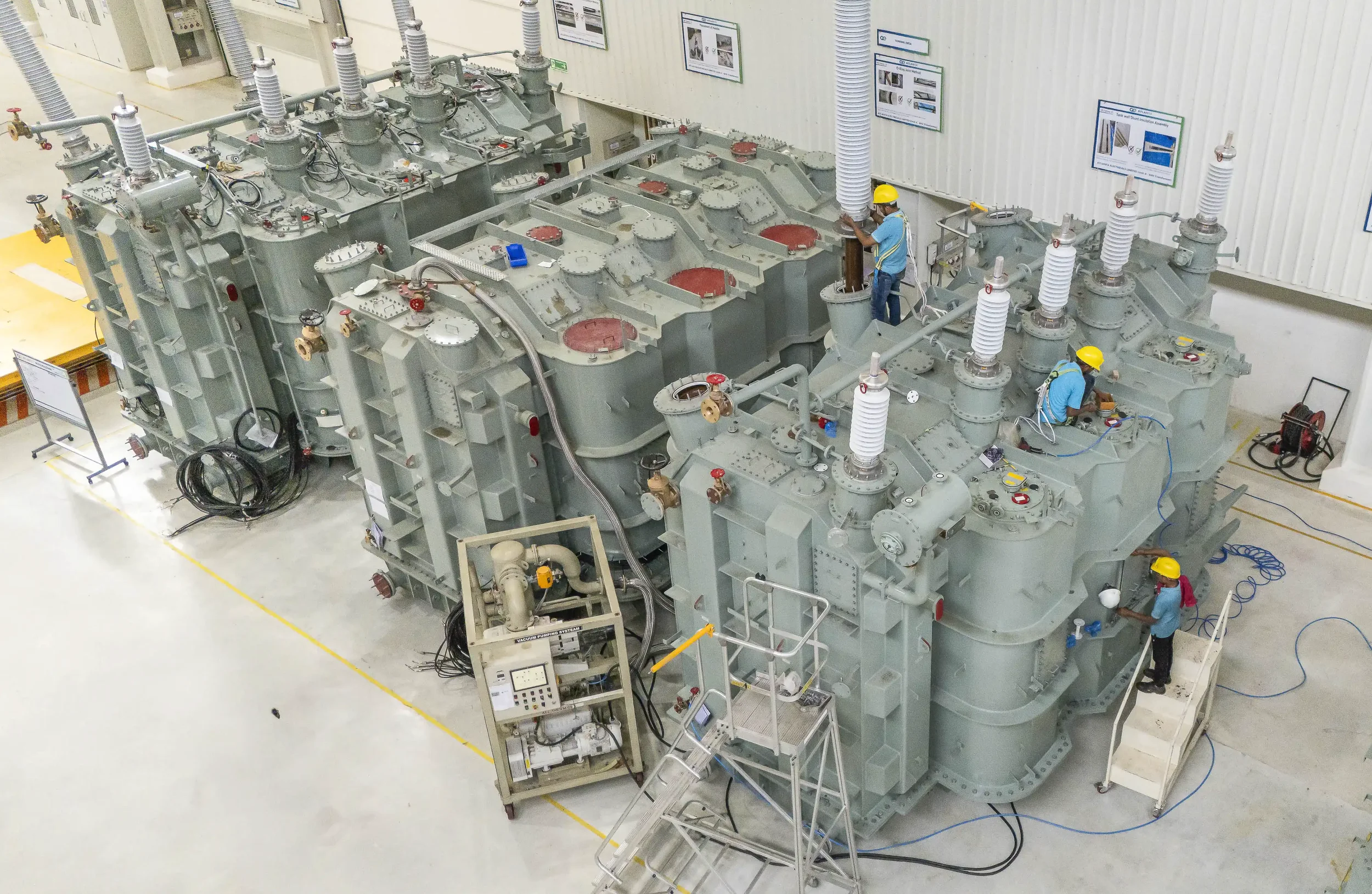 power-transformer-tank-dispatch-logistics-atlanta-transformers-vadodara-the-industrial-photographer.webp