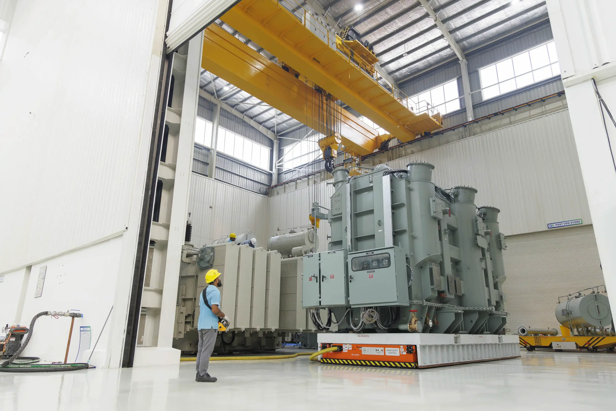 transformer-tank-maneuvering-process-atlanta-transformers-vadodara-the-industrial-photographer.webp