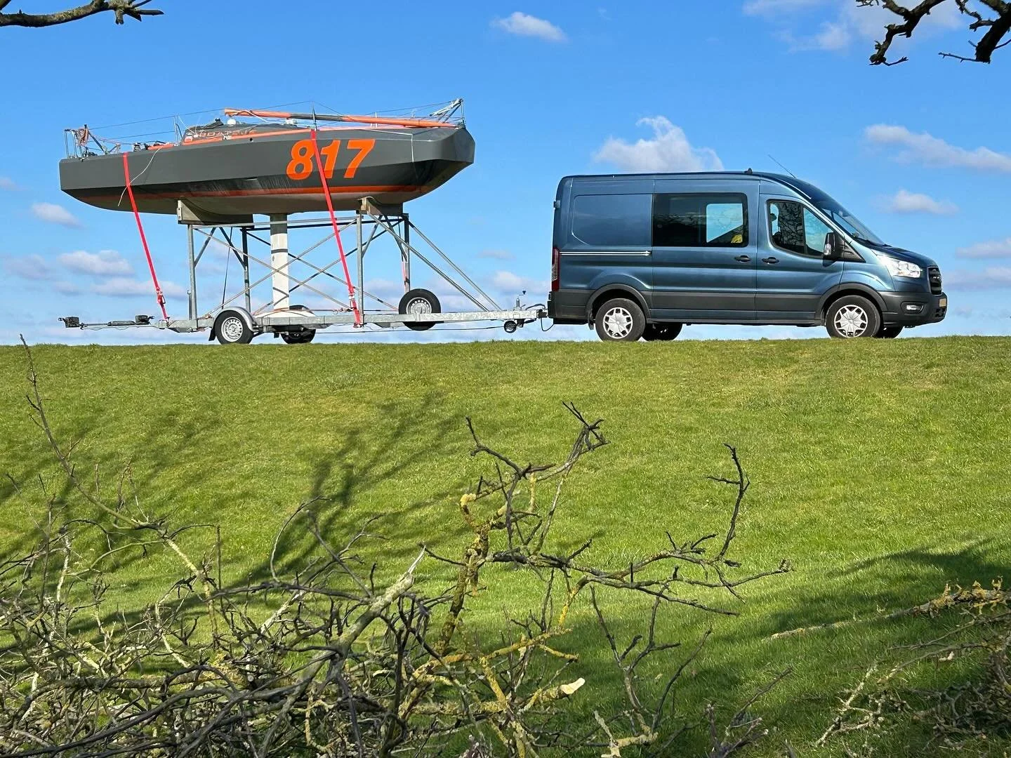 Boatsje was on the road again! The goal: get Boatsje to a place where she can go inside!
Last month was also about registering Boatsje and me for races. I will sail the #tropheemap 5th of June, 220NM single handed. And the @puru_transgascogne 18th