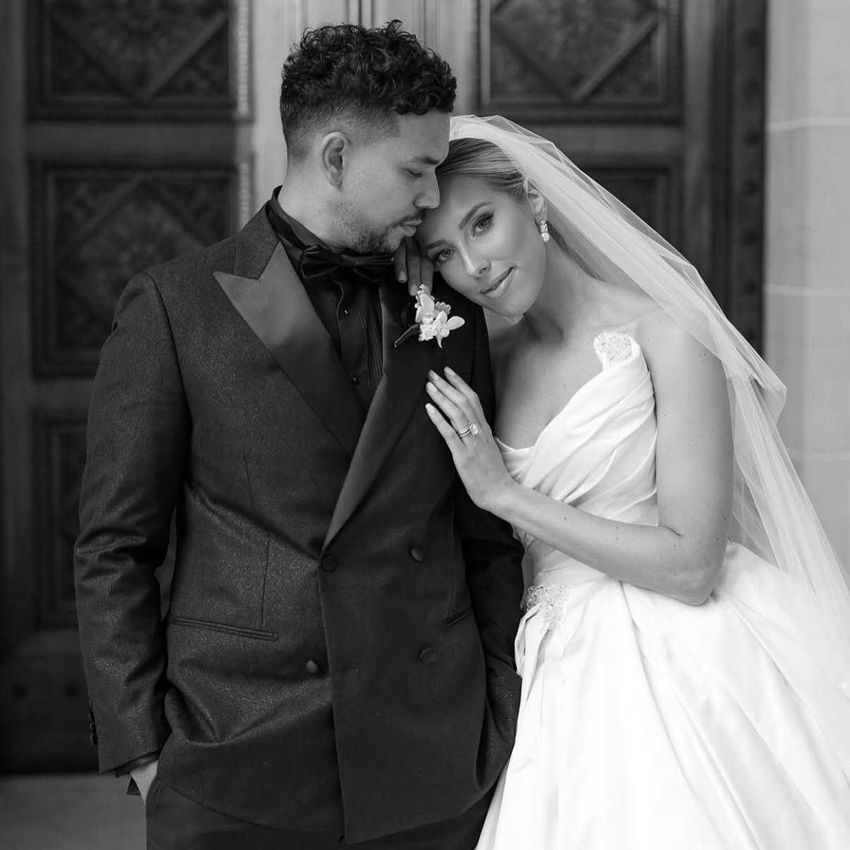 To a lifetime of love 🤍 happy anniversary to the beautiful couple 
Such a honour to have glammed the stunning bride and my darling friend @loredanab90 for your special day 🫶🏽
 
 
 
 
 
 
#bridalmakeup #bridemakeupartist #bridalhairstyling #bridalh