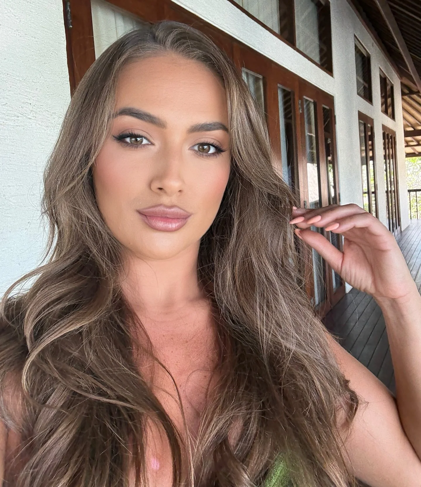 My 3 must do&rsquo;s tips for a flawless makeup that will last all day like a pro 💋
 

1. EXFOLIATE: This is such an important step that will instantly make your makeup go on smoother! 
Exfoliate your skin once a week to remove dead skin and congest