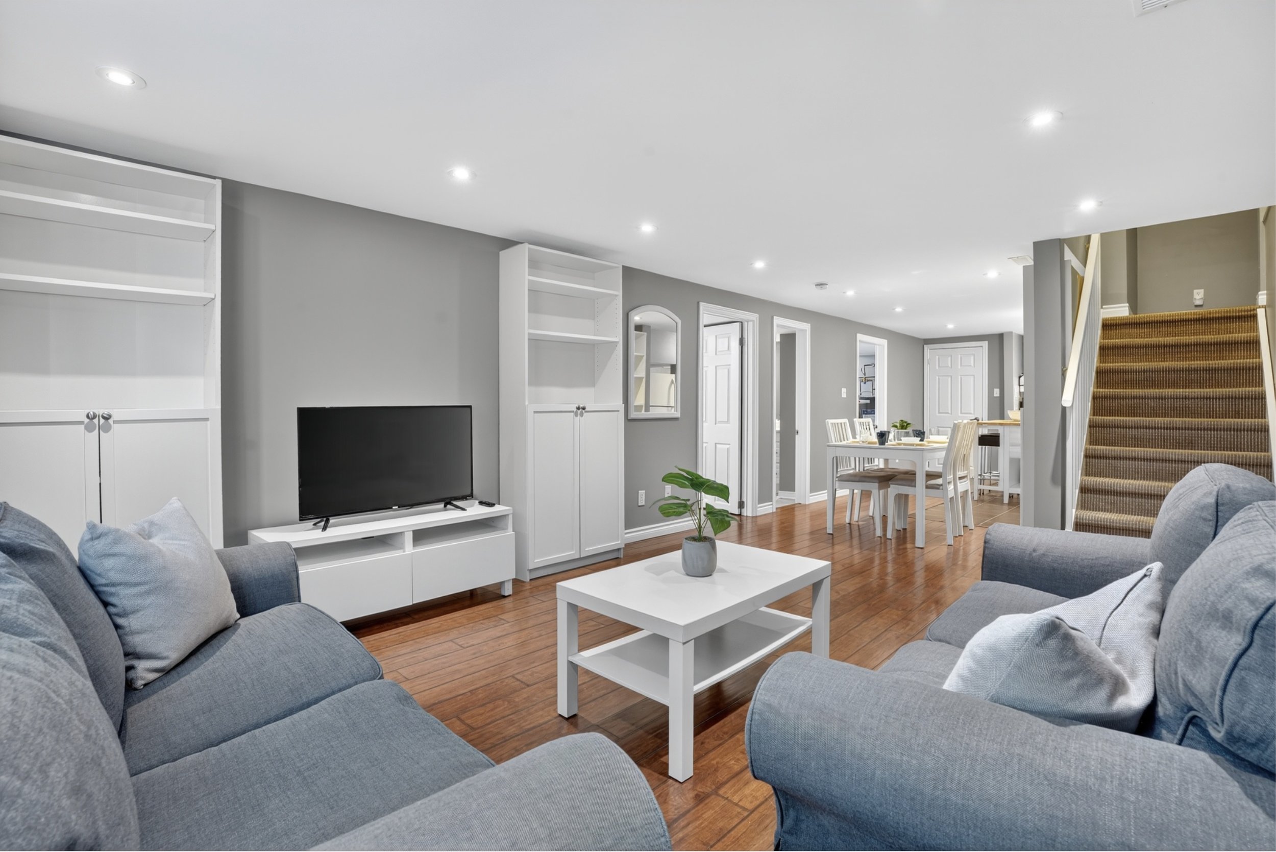 040-563 Guelph Unit B - 5.jpg