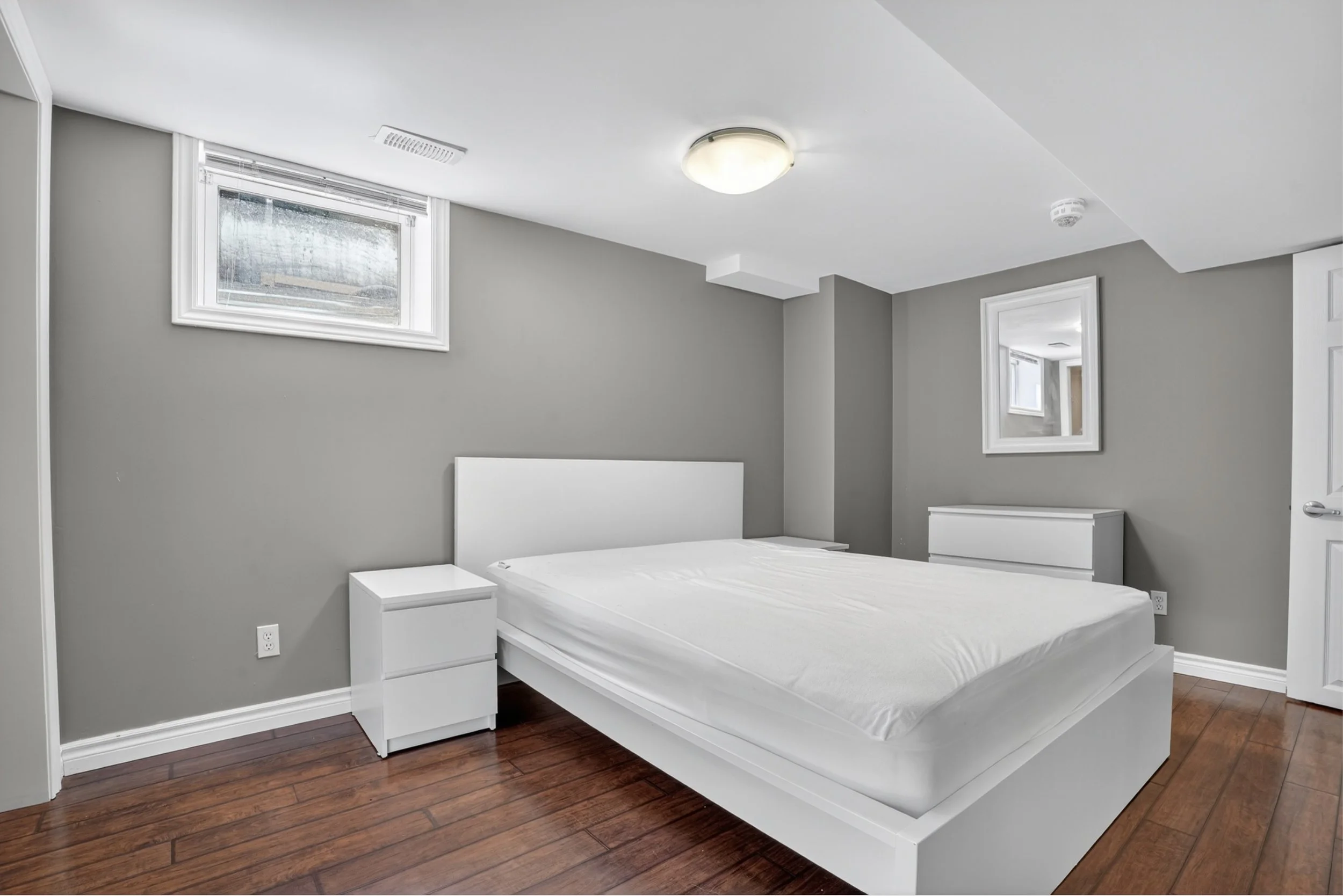 057-563 Guelph Unit B - 22.jpg