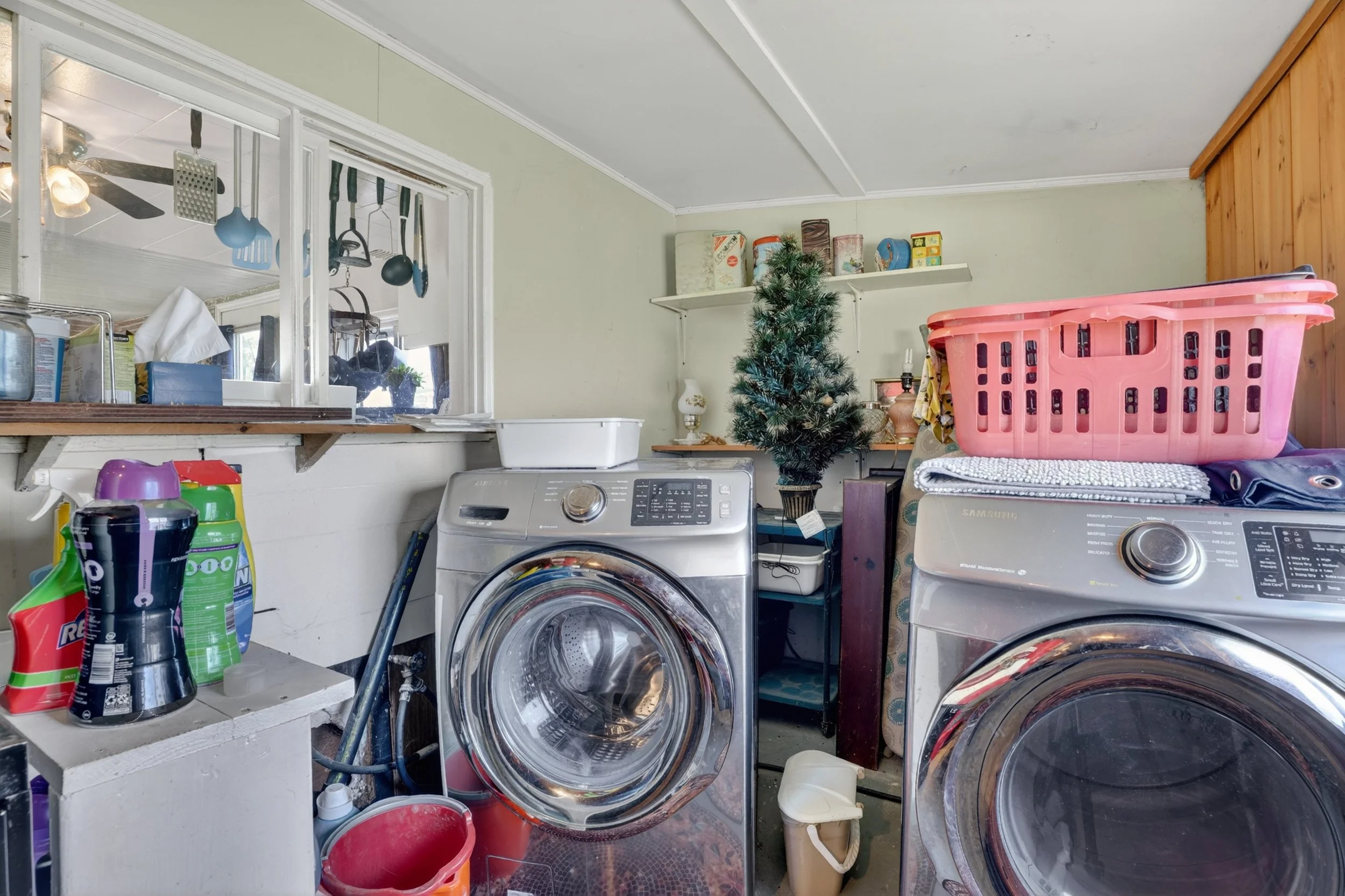 037-645 Queen St W Mount Forest 37.jpg