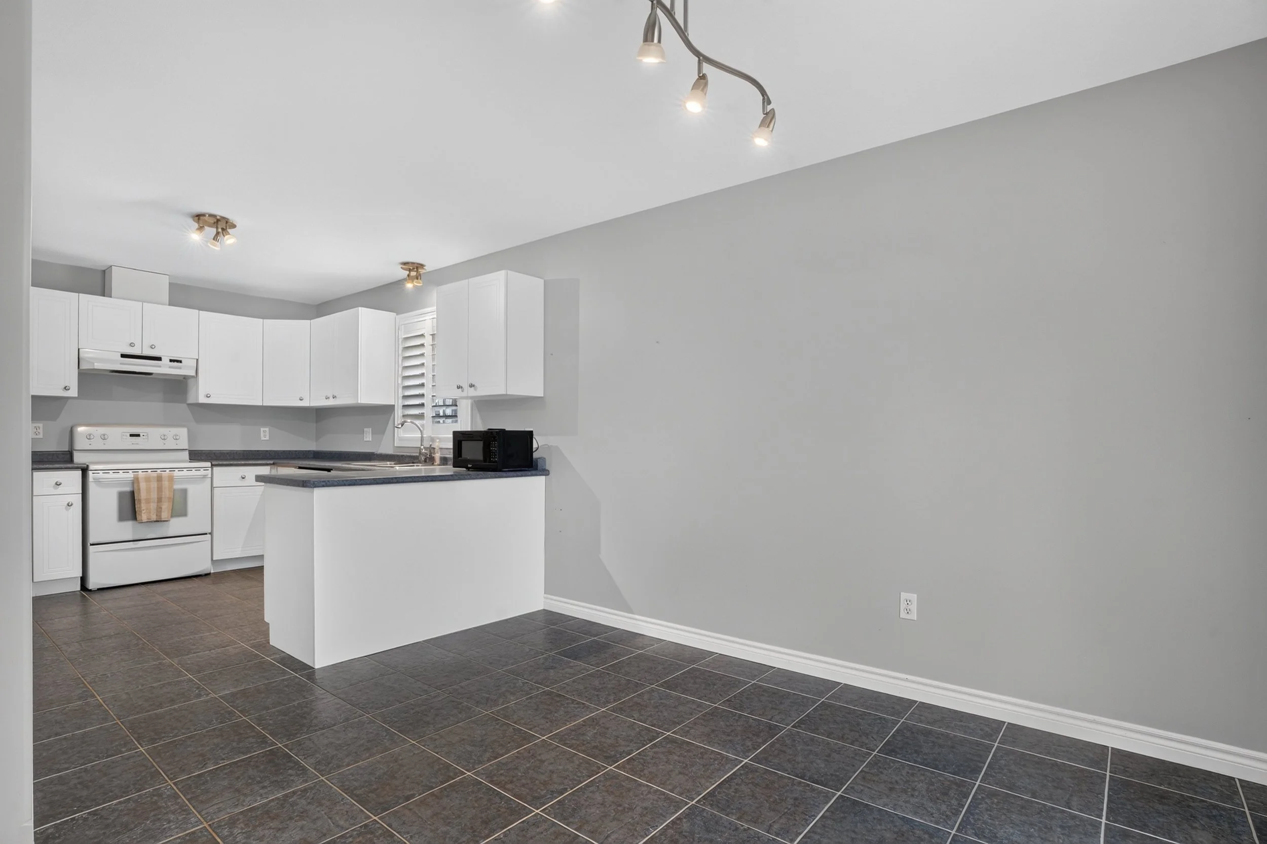 024-10 Pattison Place Fergus24.jpg