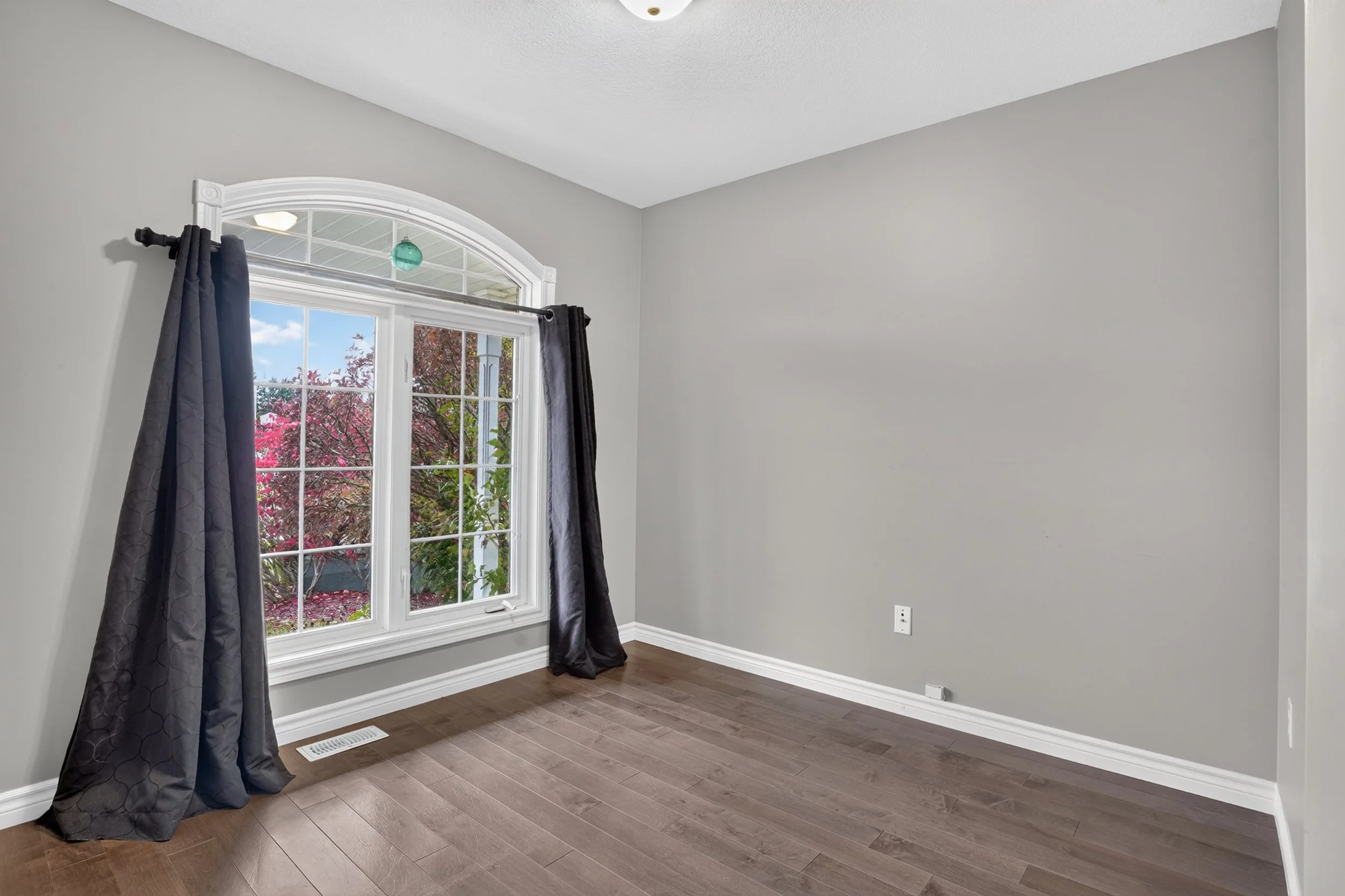 011-10 Pattison Place Fergus11.jpg