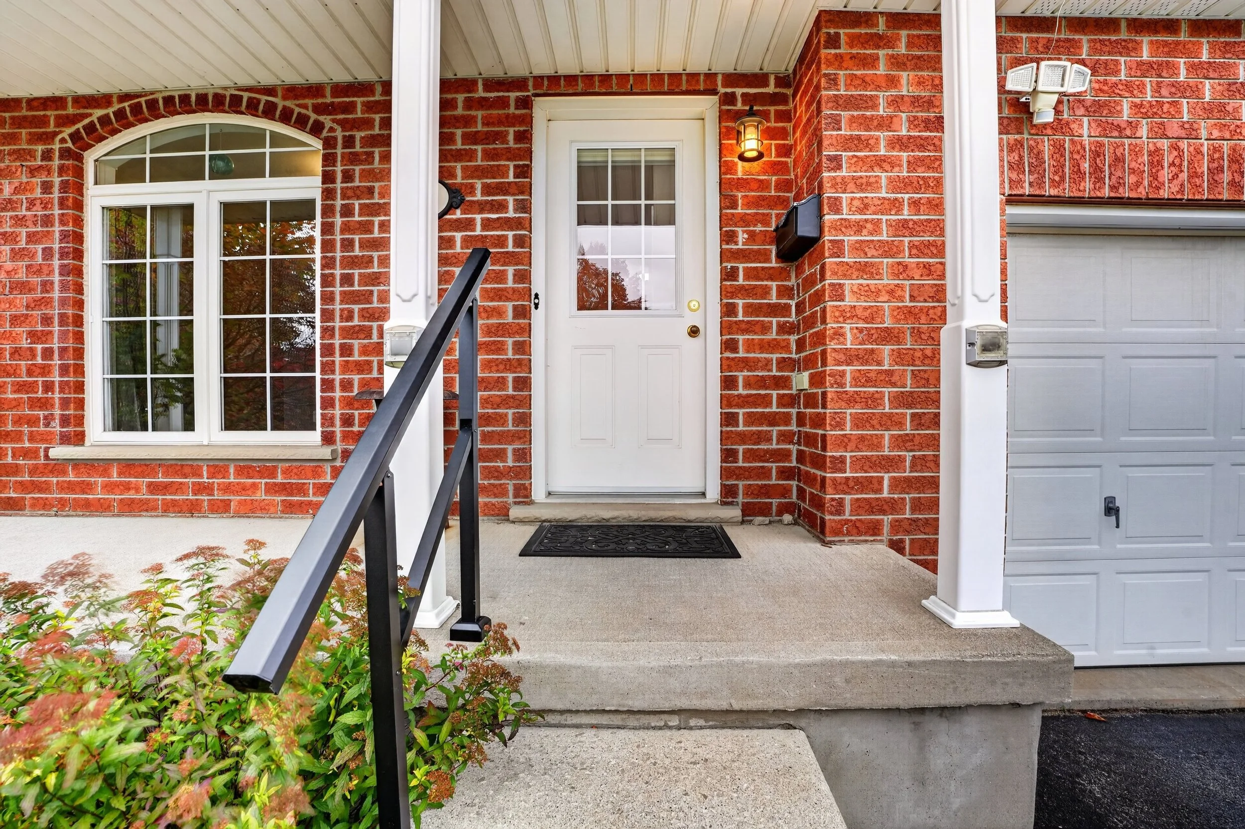 004-10 Pattison Place Fergus4.jpg