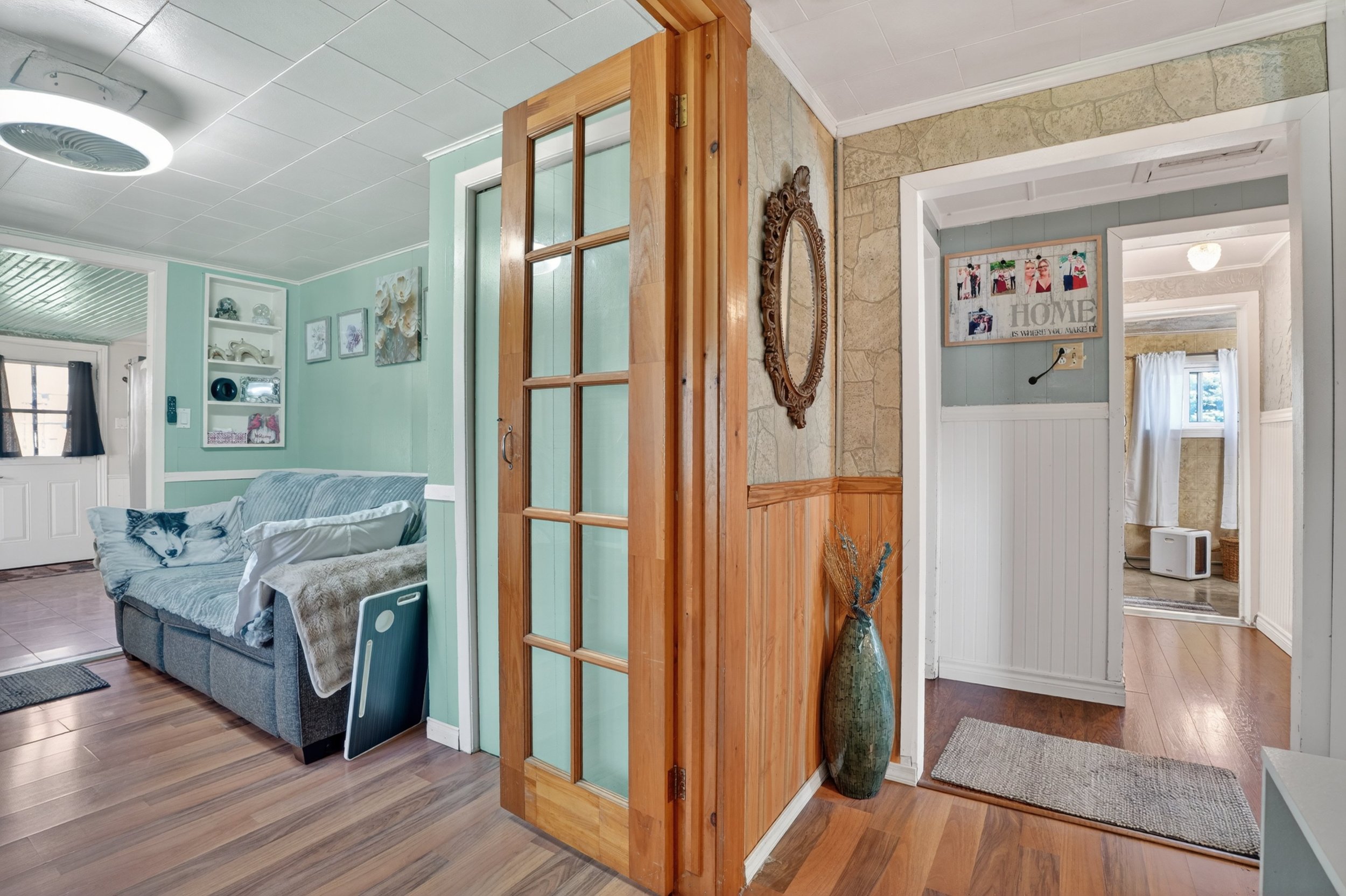 014-645 Queen St W Mount Forest 14.jpg