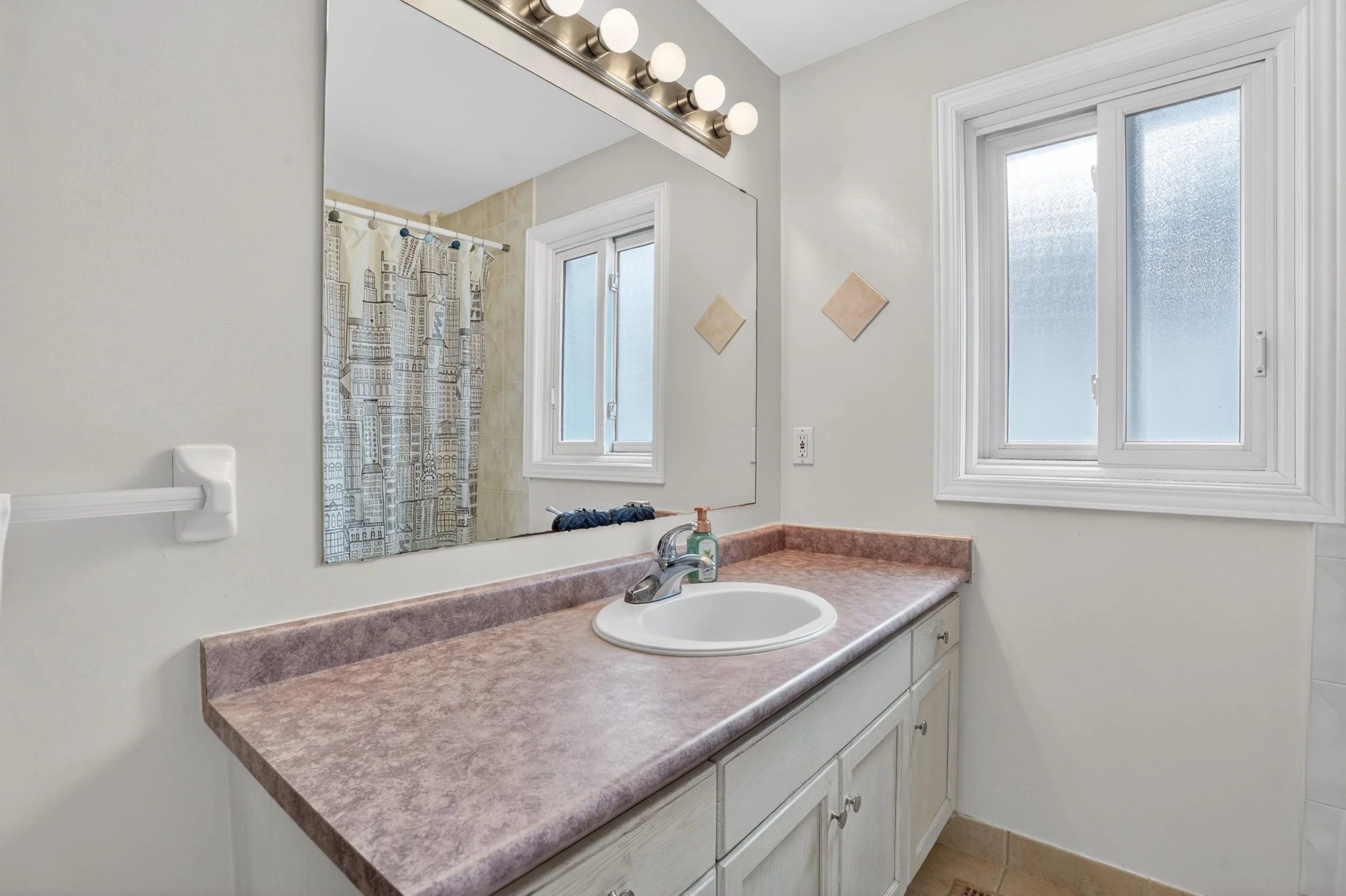 030-331 Keewatin Ave Kitchener 30.jpg