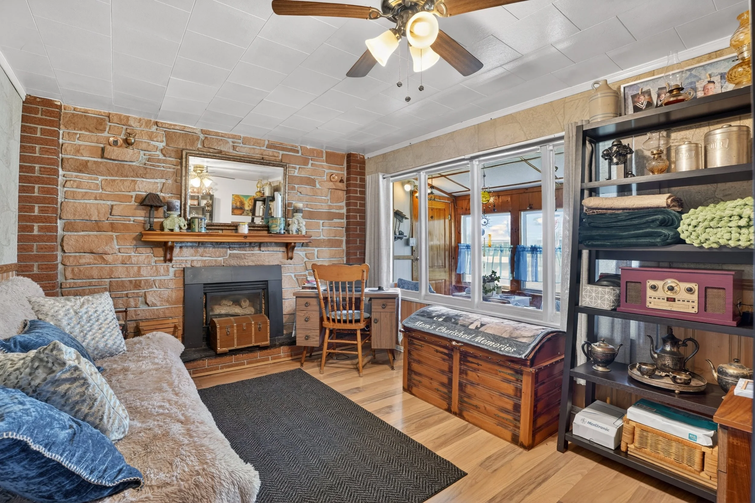 024-645 Queen St W Mount Forest 24.jpg