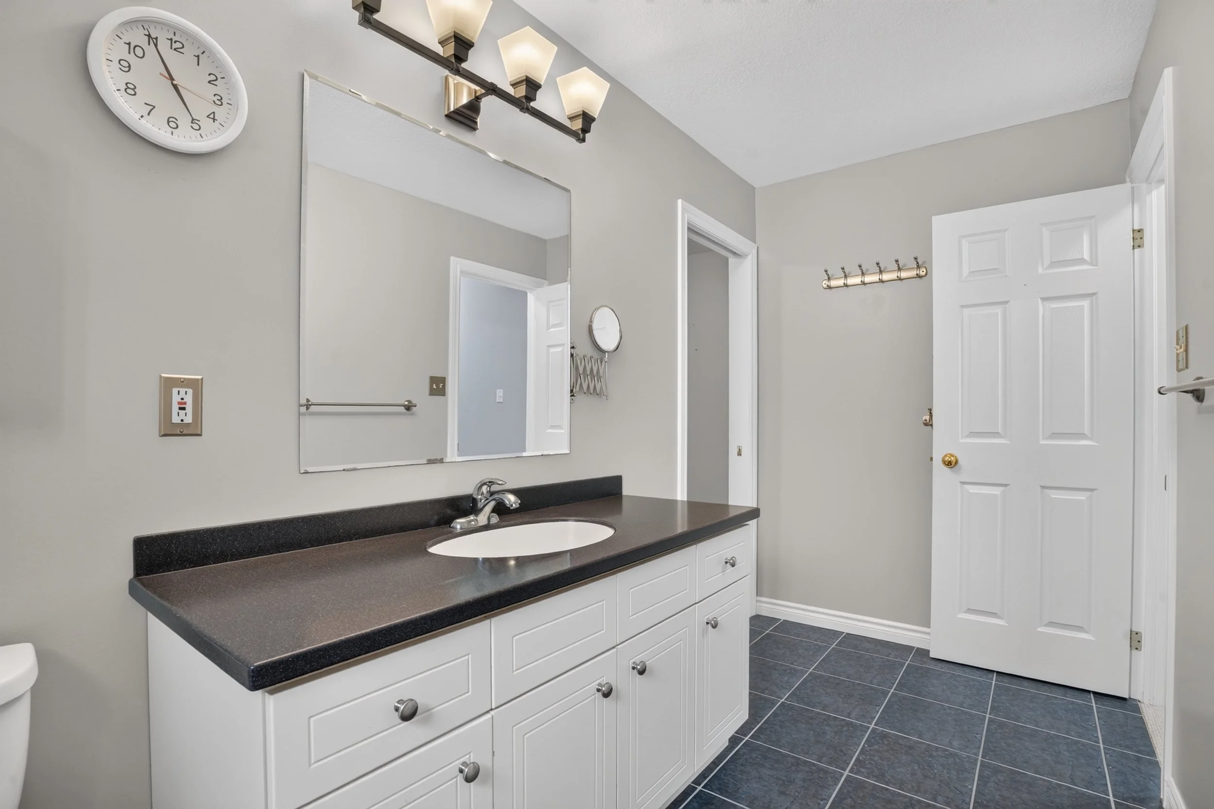 032-10 Pattison Place Fergus32.jpg