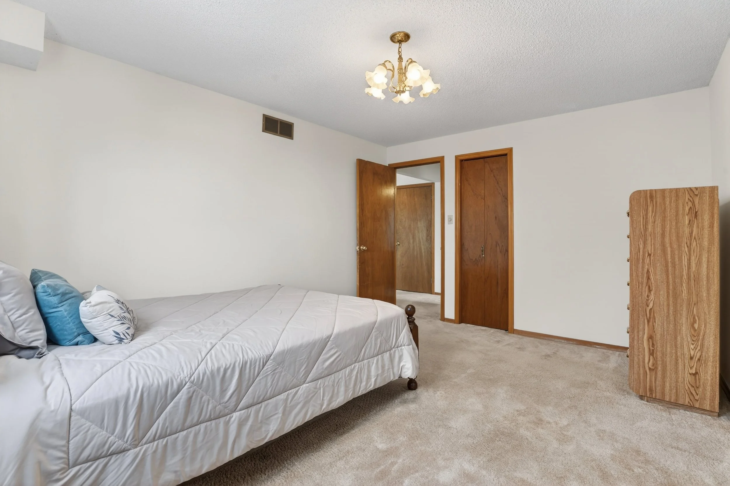 040-49 Century Hill Dr Kitchener 40.jpg