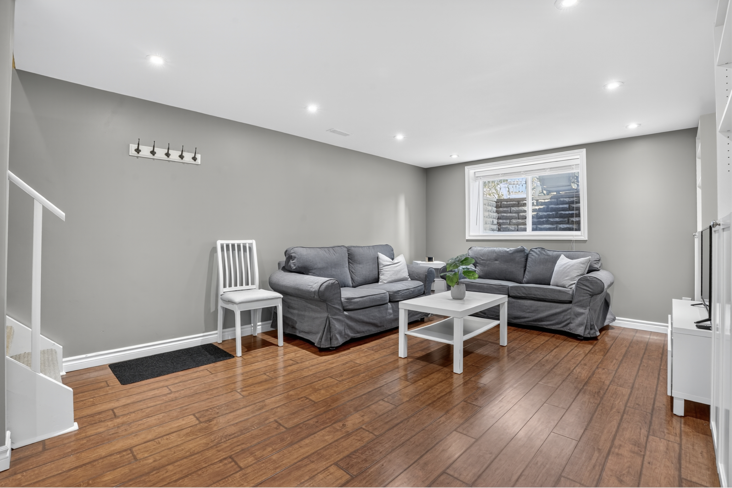 037-563 Guelph Unit B - 2.png