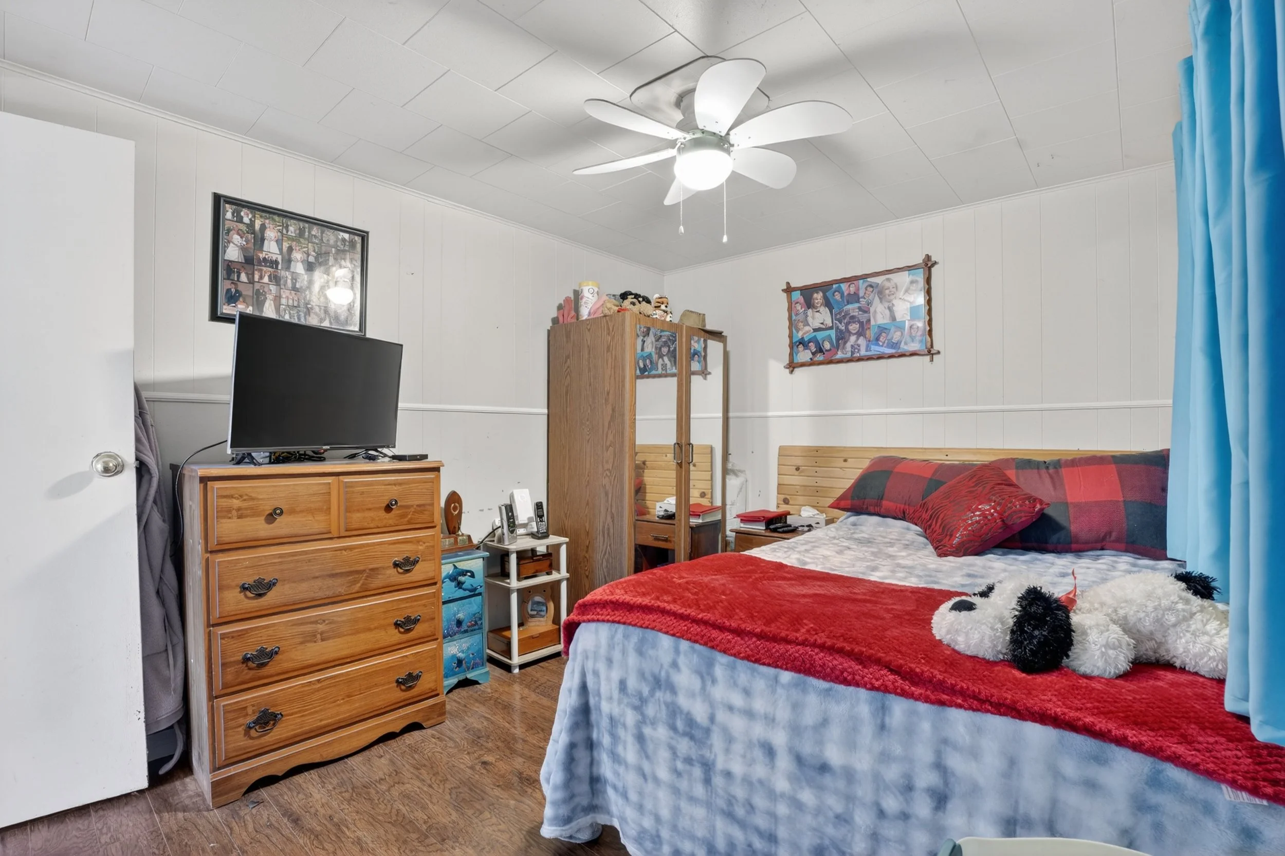 032-645 Queen St W Mount Forest 32.jpg