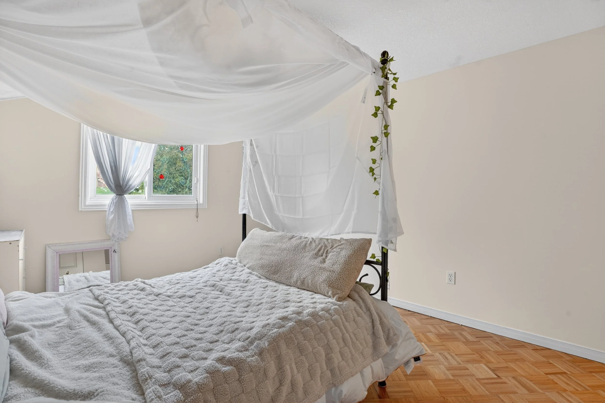 038-331 Keewatin Ave Kitchener 38.jpg