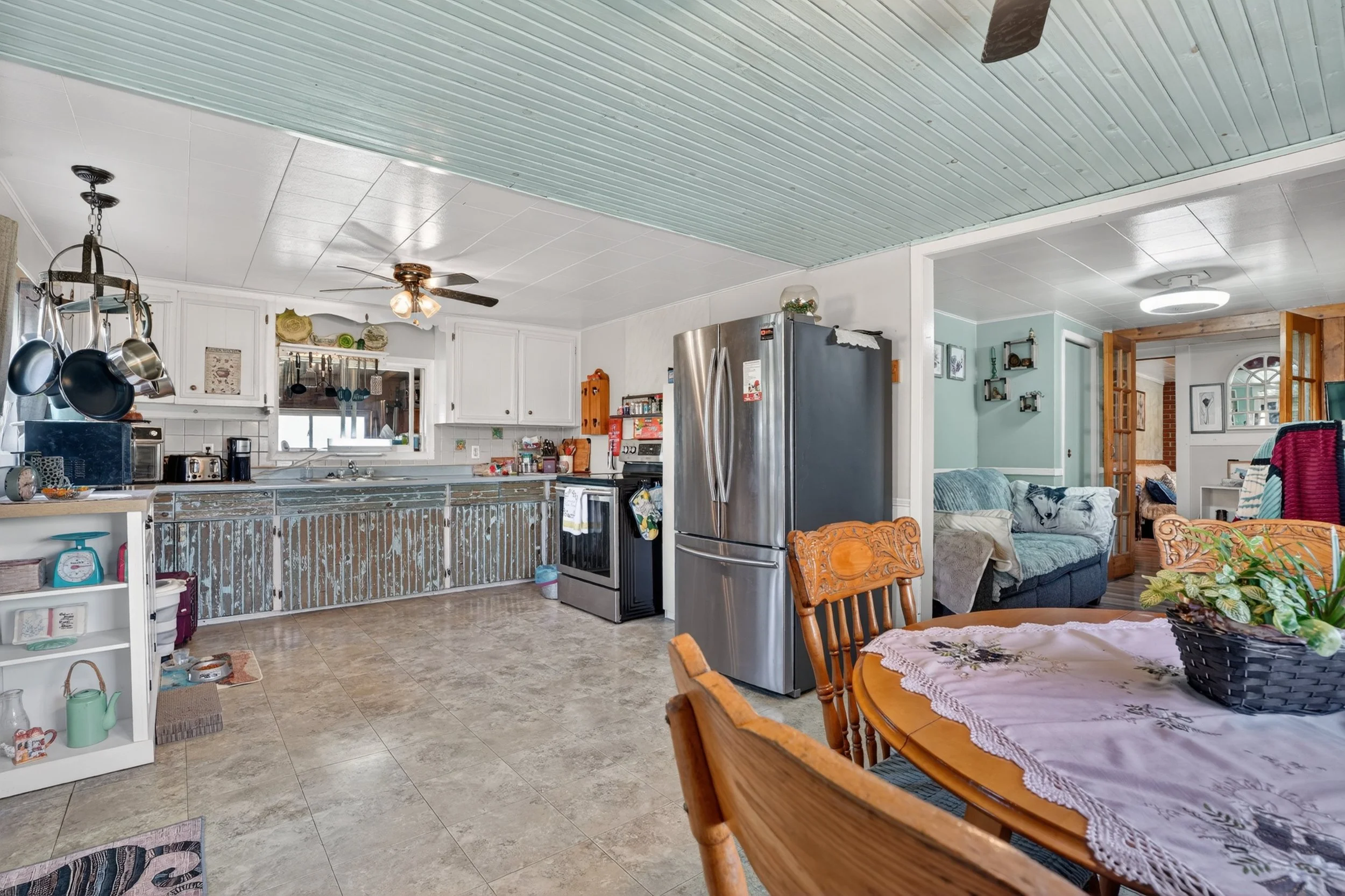 019-645 Queen St W Mount Forest 19.jpg