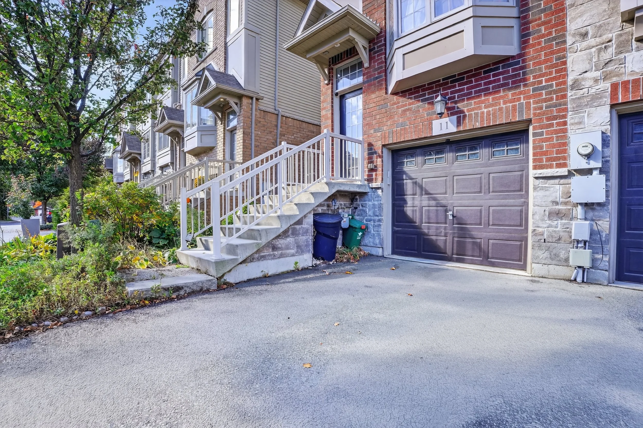003-11 - 342 Mill St Kitchener 03.jpg