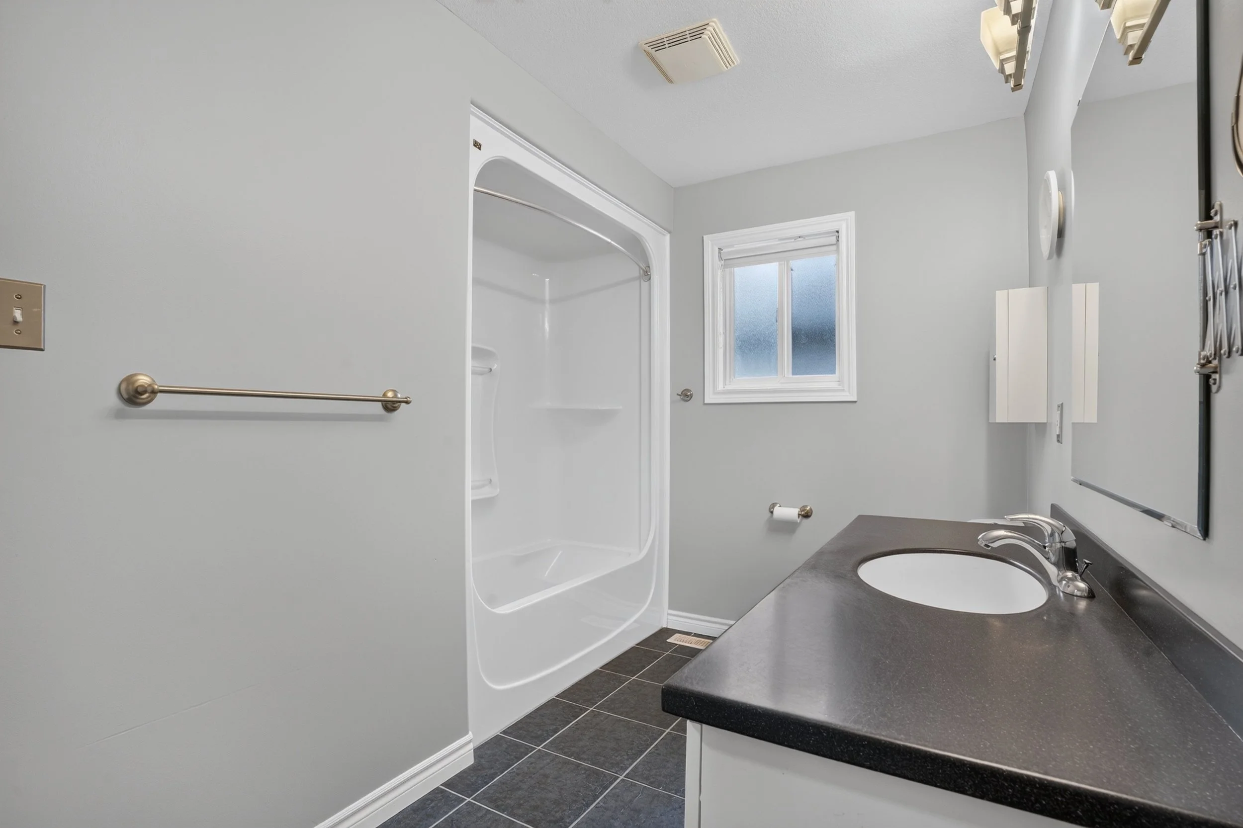 031-10 Pattison Place Fergus31.jpg
