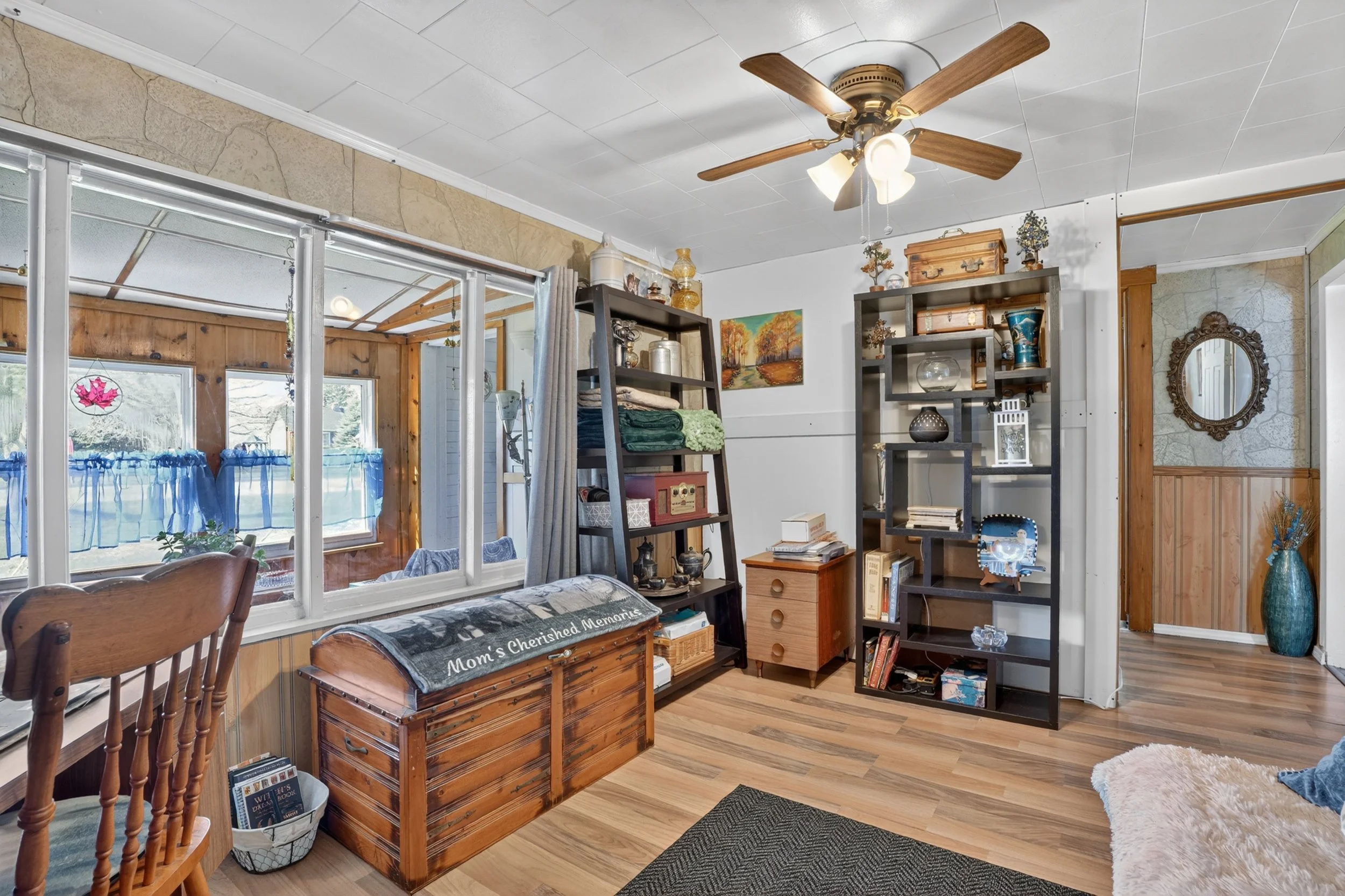 026-645 Queen St W Mount Forest 26.jpg