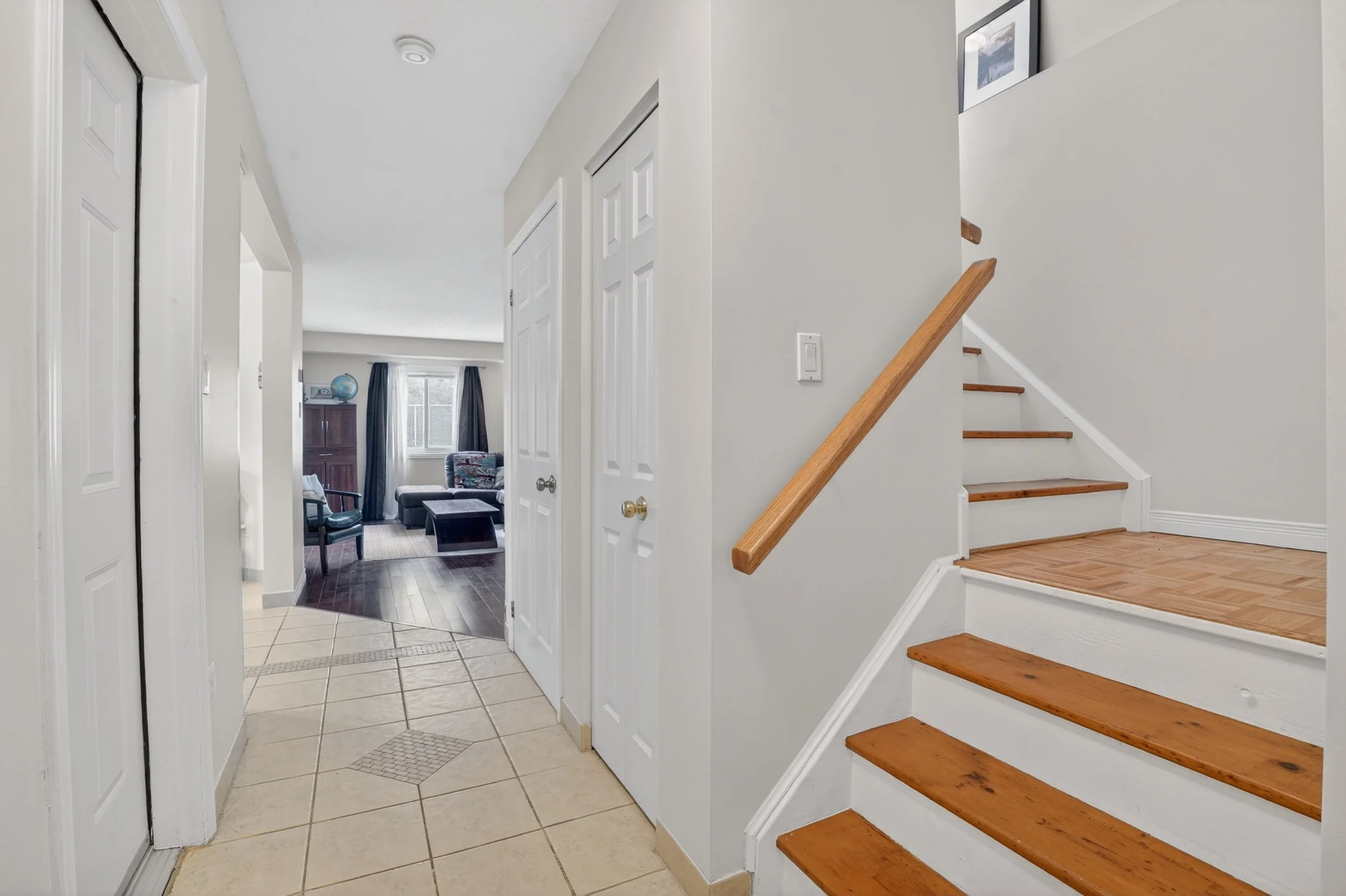 007-331 Keewatin Ave Kitchener 07.jpg