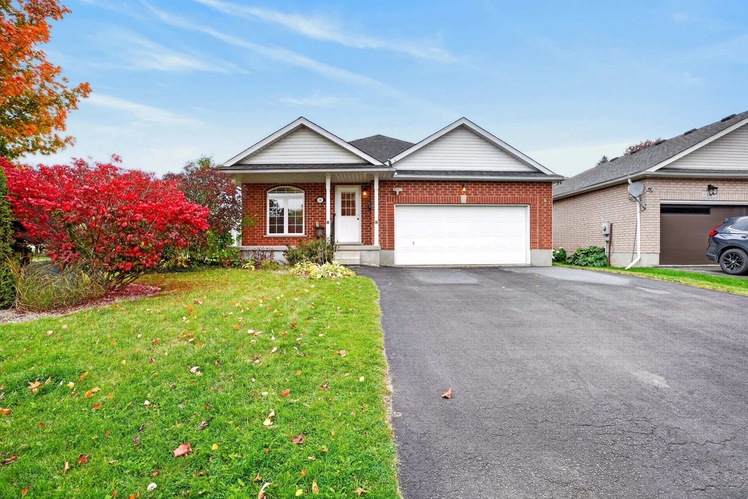 002-10 Pattison Place Fergus2.jpg