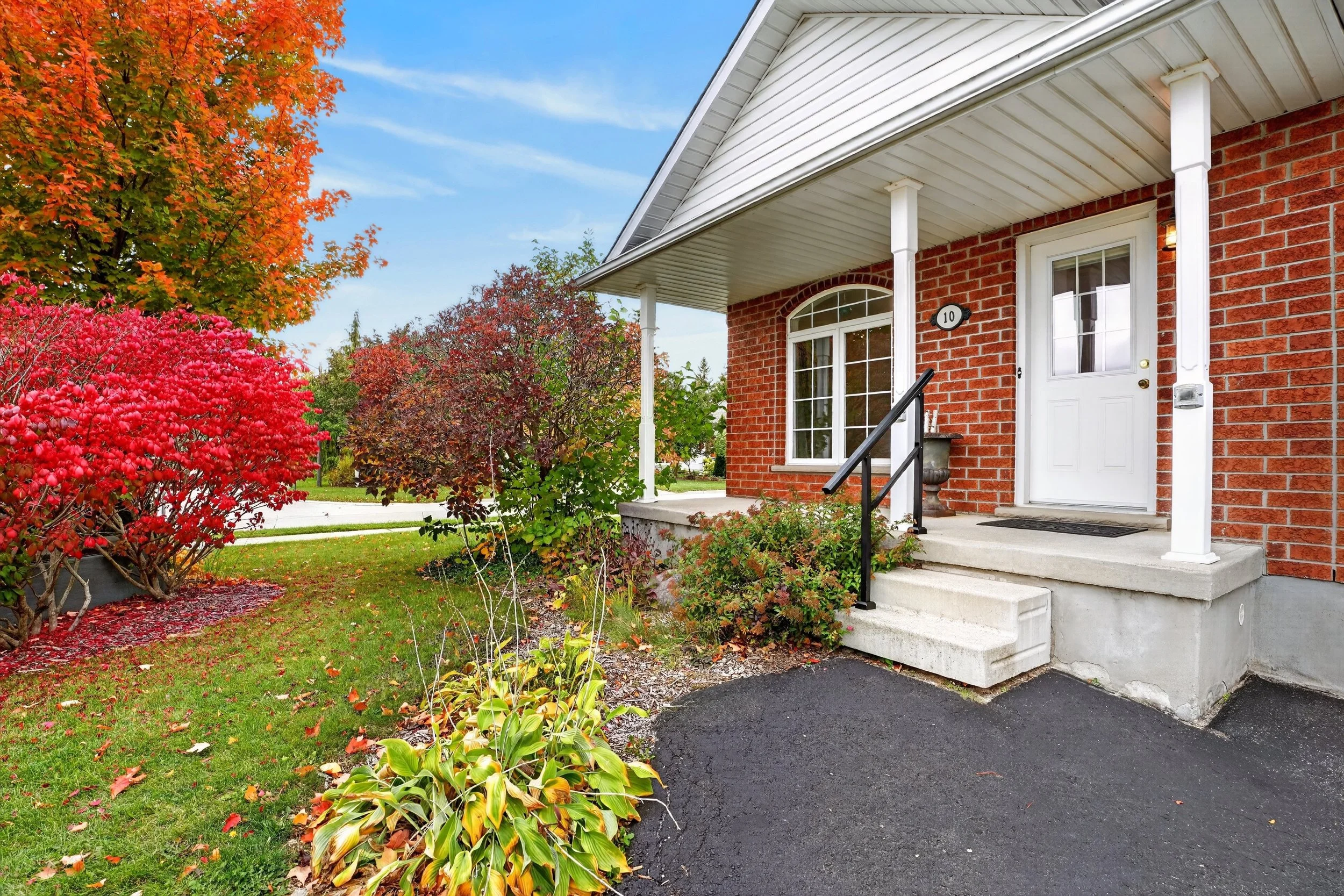 003-10 Pattison Place Fergus3.jpg