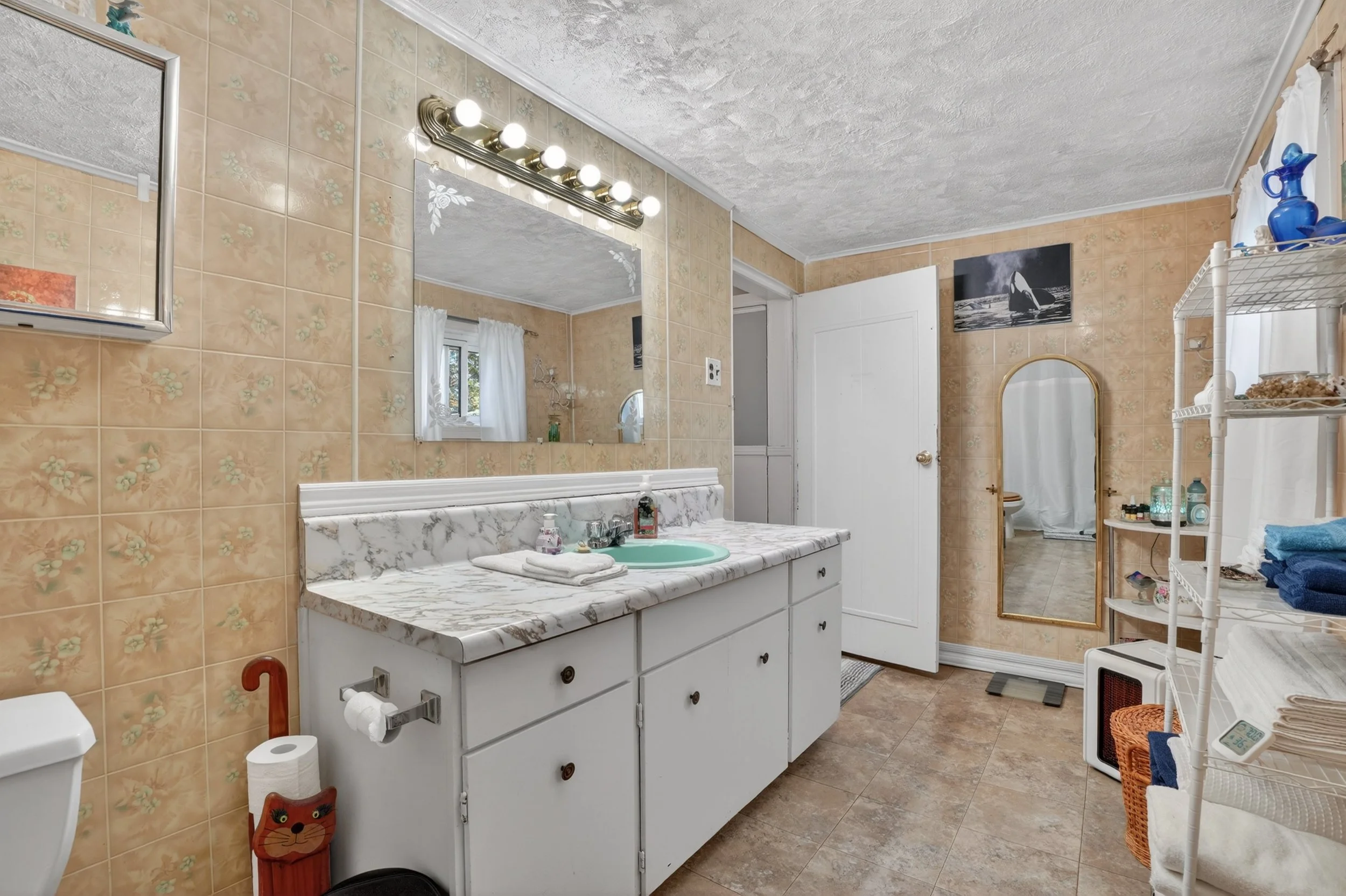 035-645 Queen St W Mount Forest 35.jpg