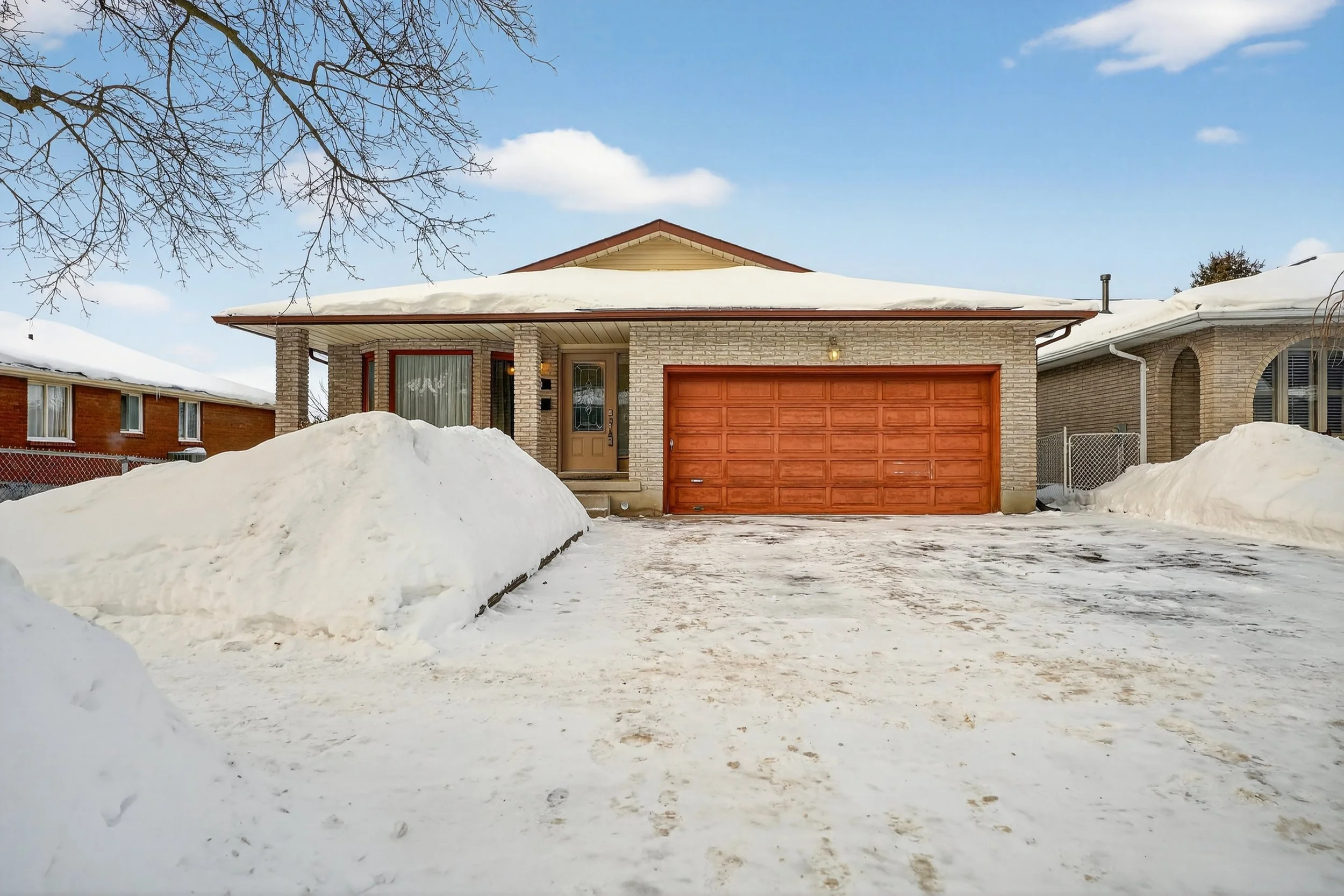 001-49 Century Hill Dr Kitchener 01.jpg