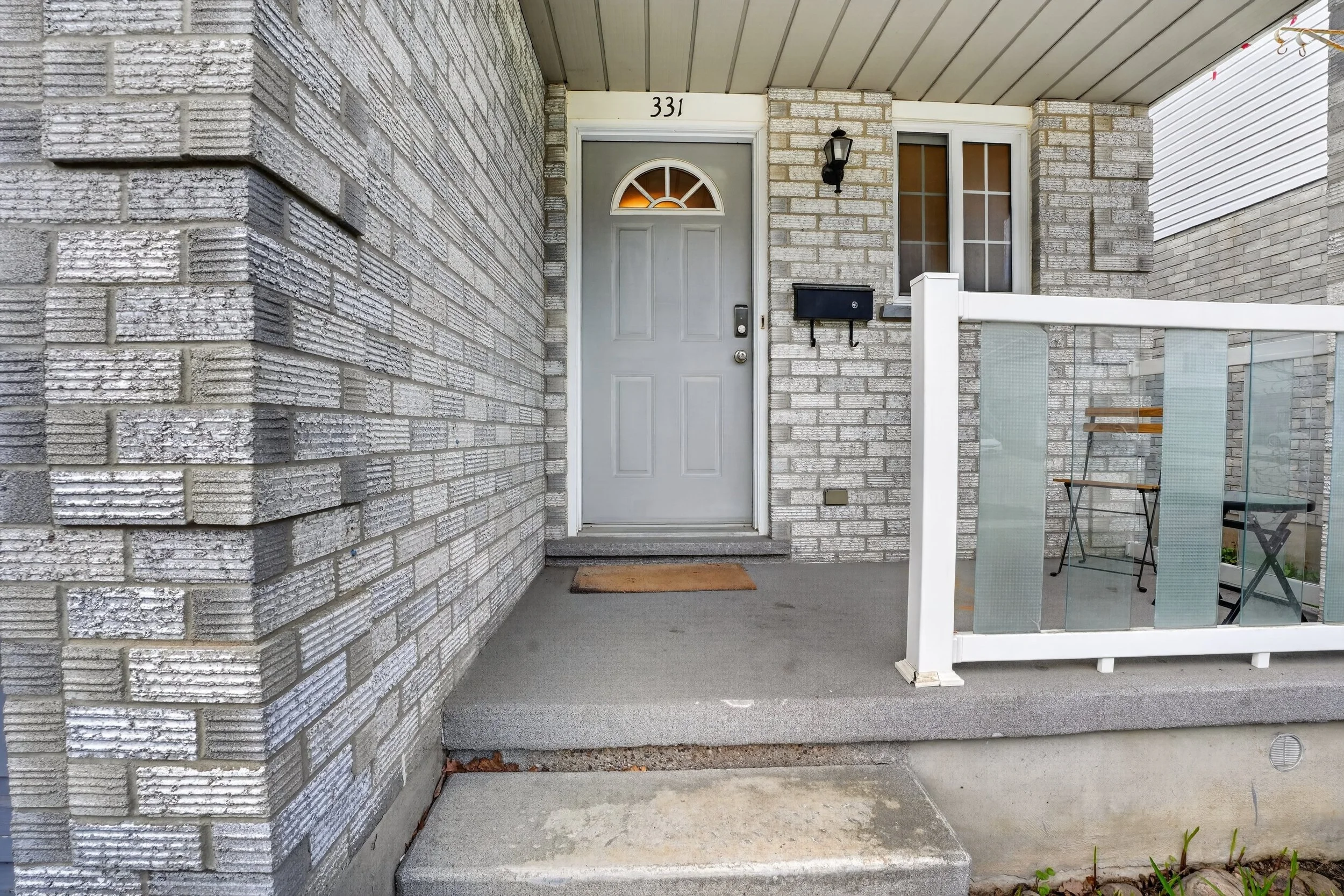 004-331 Keewatin Ave Kitchener 04.jpg
