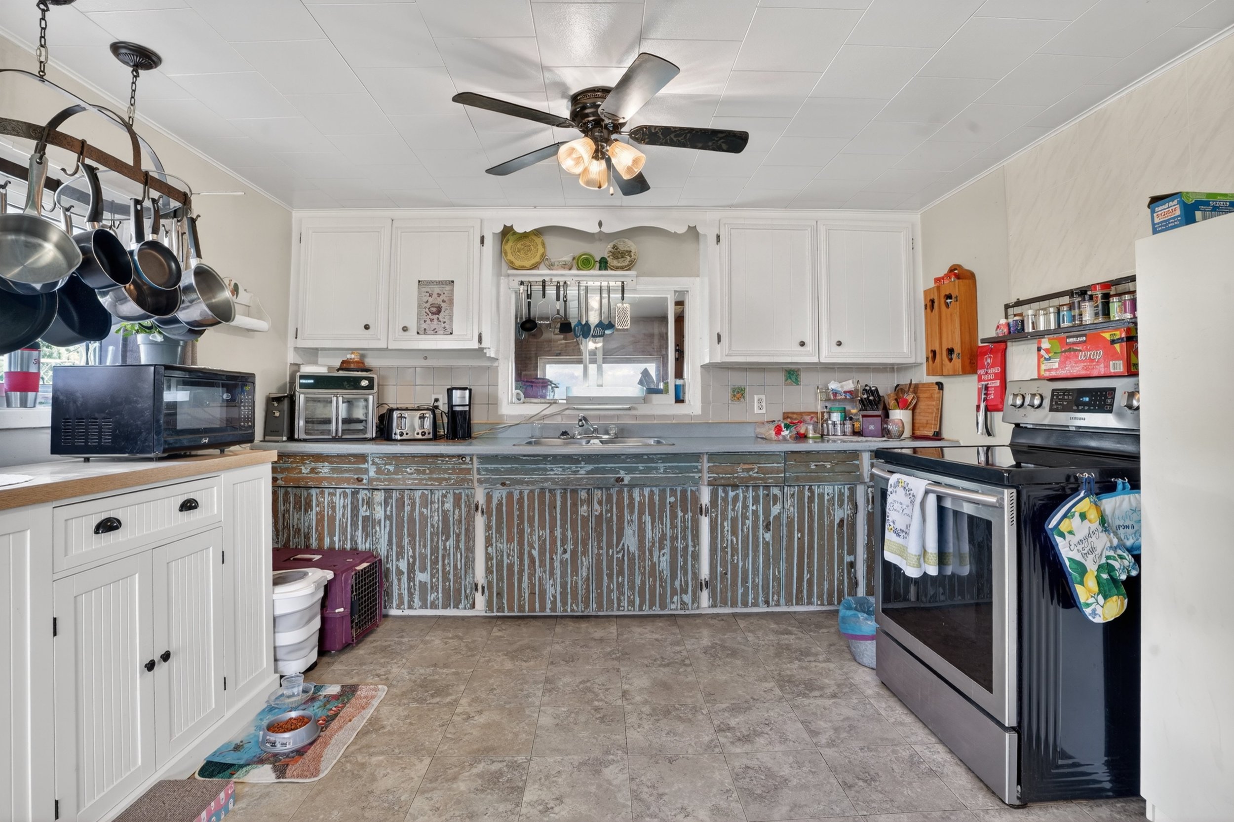 022-645 Queen St W Mount Forest 22.jpg