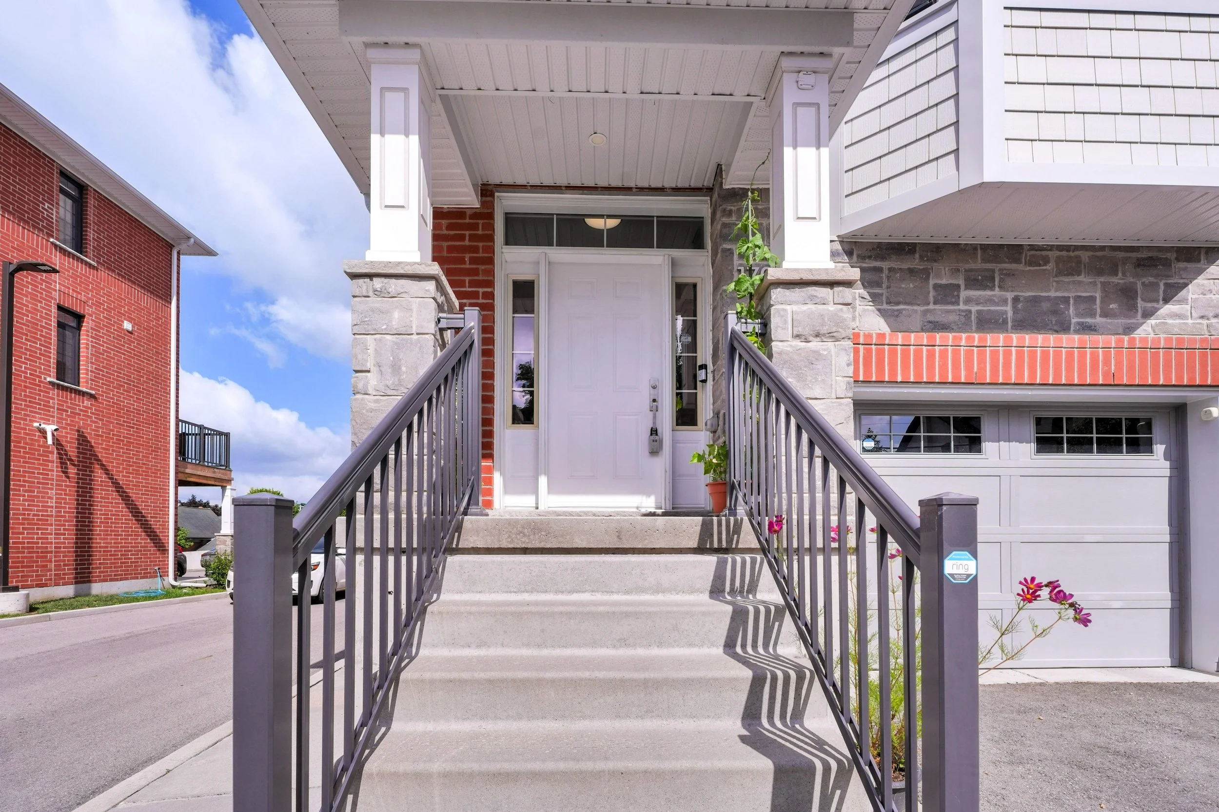 004-16 170 Benton St Kitchener 04.jpg