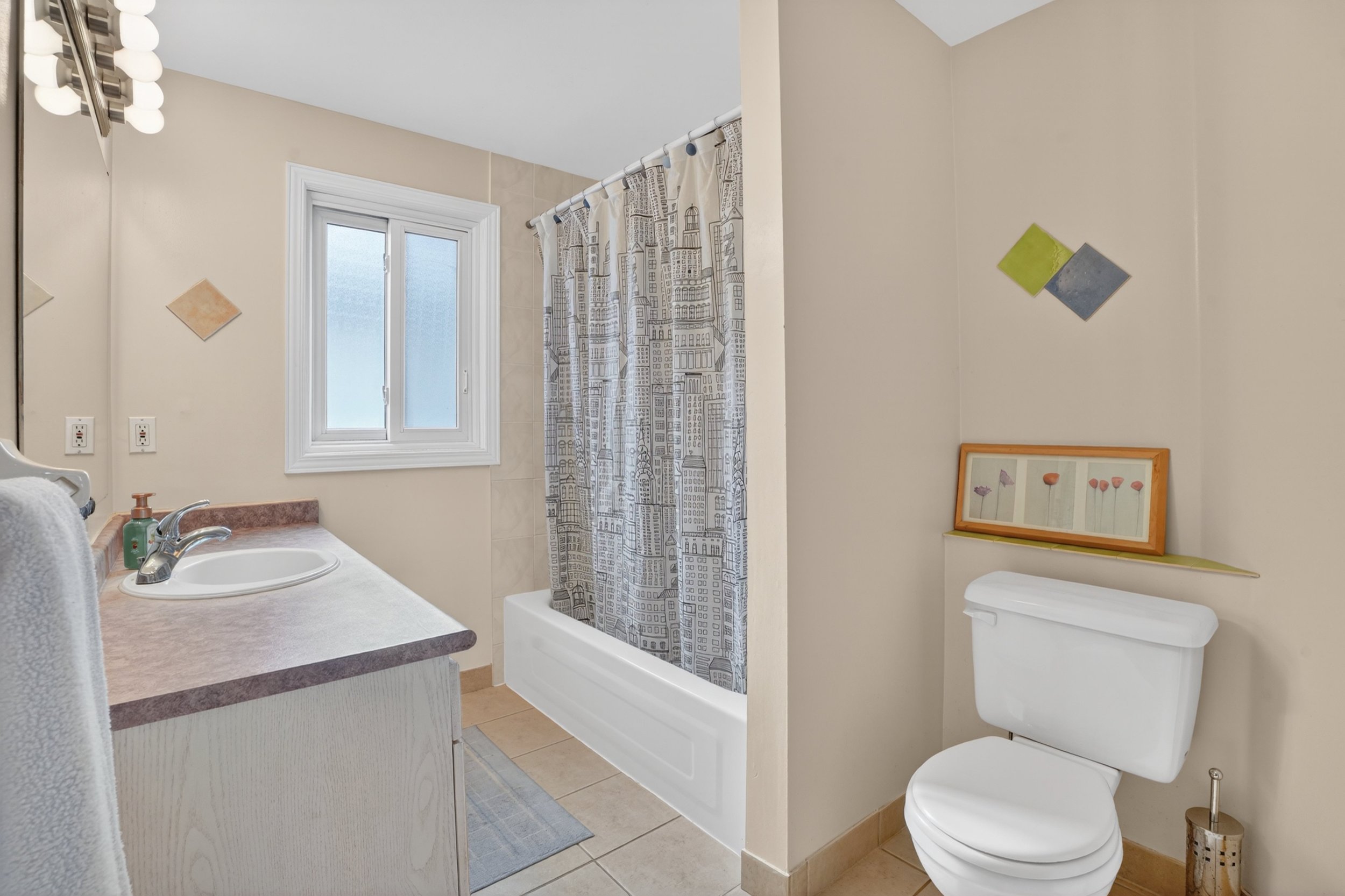 029-331 Keewatin Ave Kitchener 29.jpg