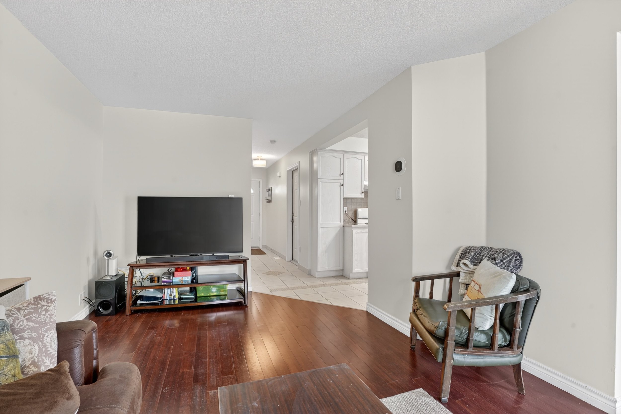 025-331 Keewatin Ave Kitchener 25.jpg