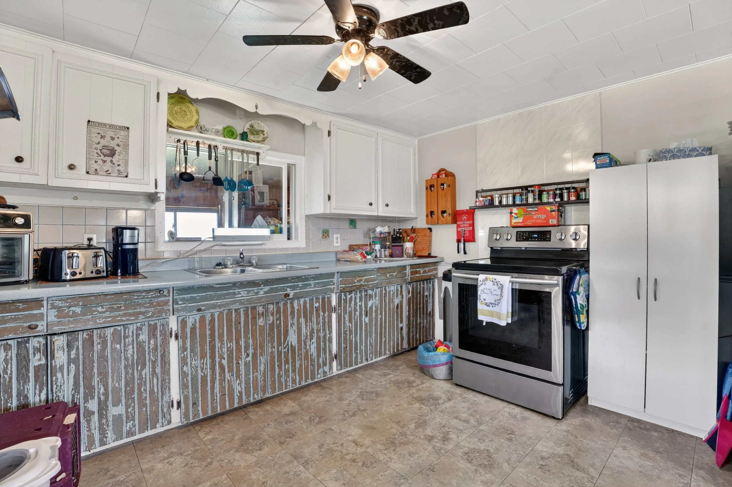 021-645 Queen St W Mount Forest 21.jpg