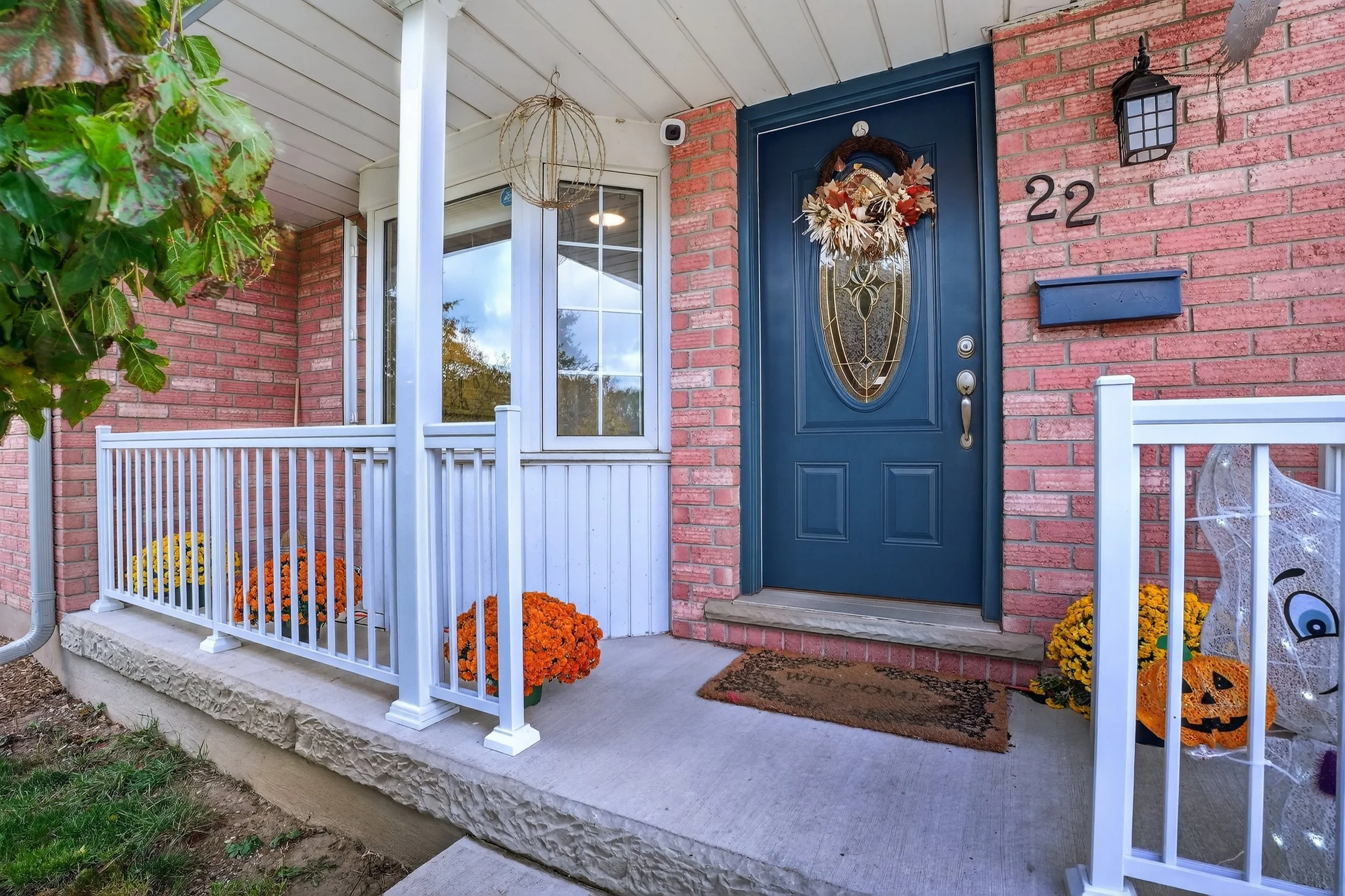 22 Caprice Crt Kitchener 05.jpg