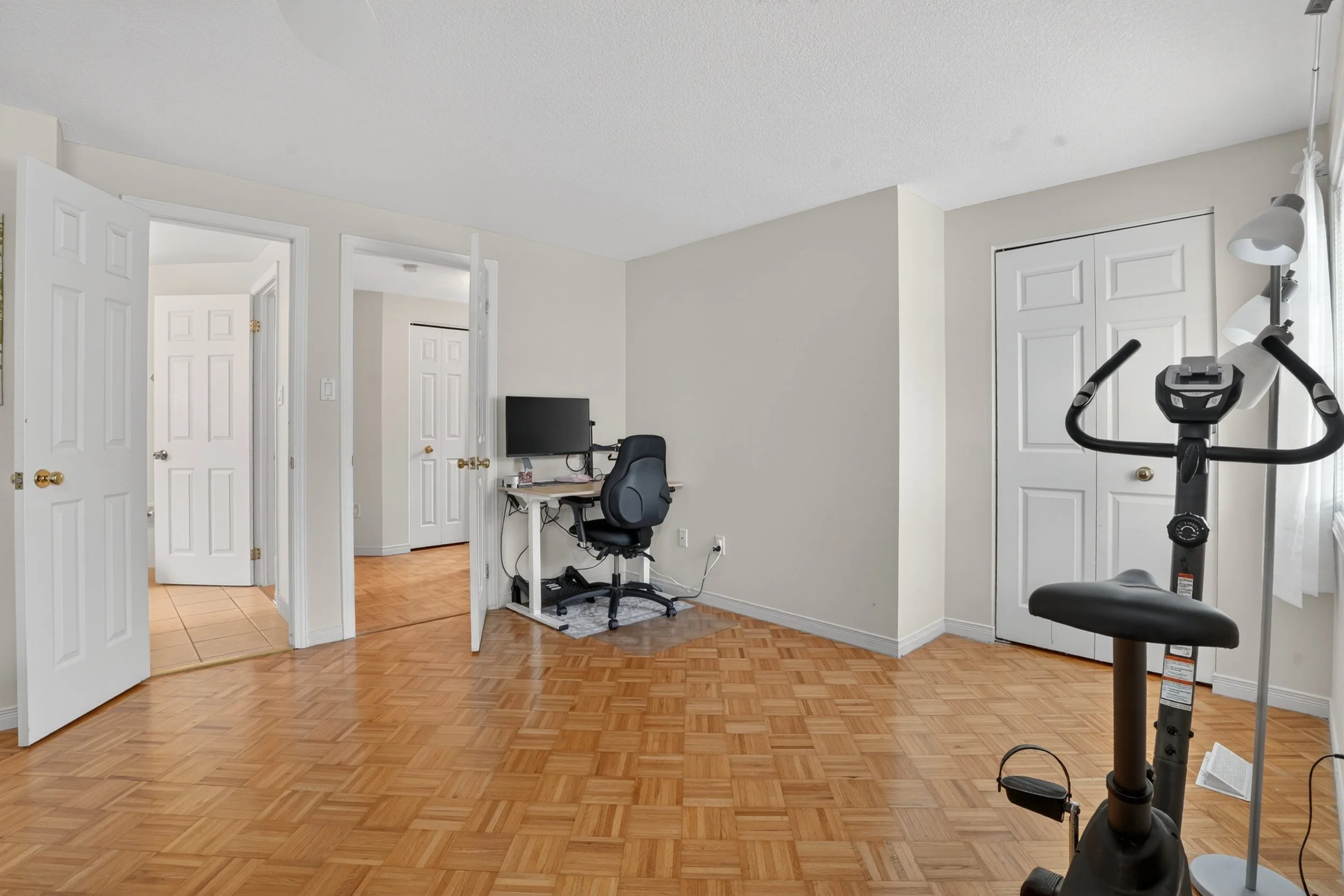 026-331 Keewatin Ave Kitchener 26.jpg