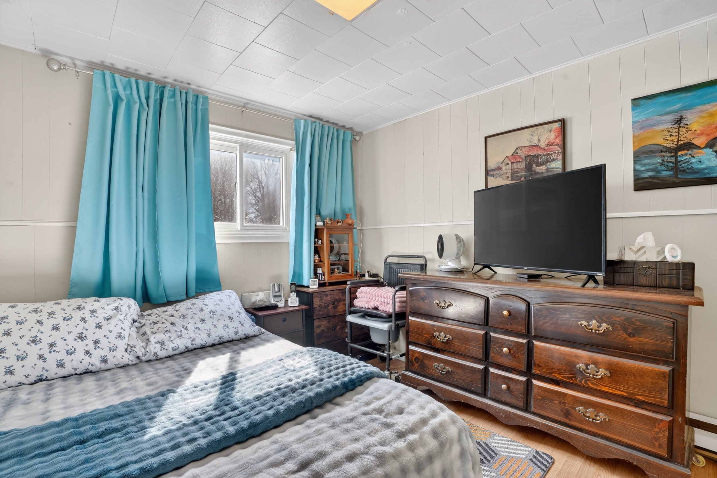 030-645 Queen St W Mount Forest 30.jpg