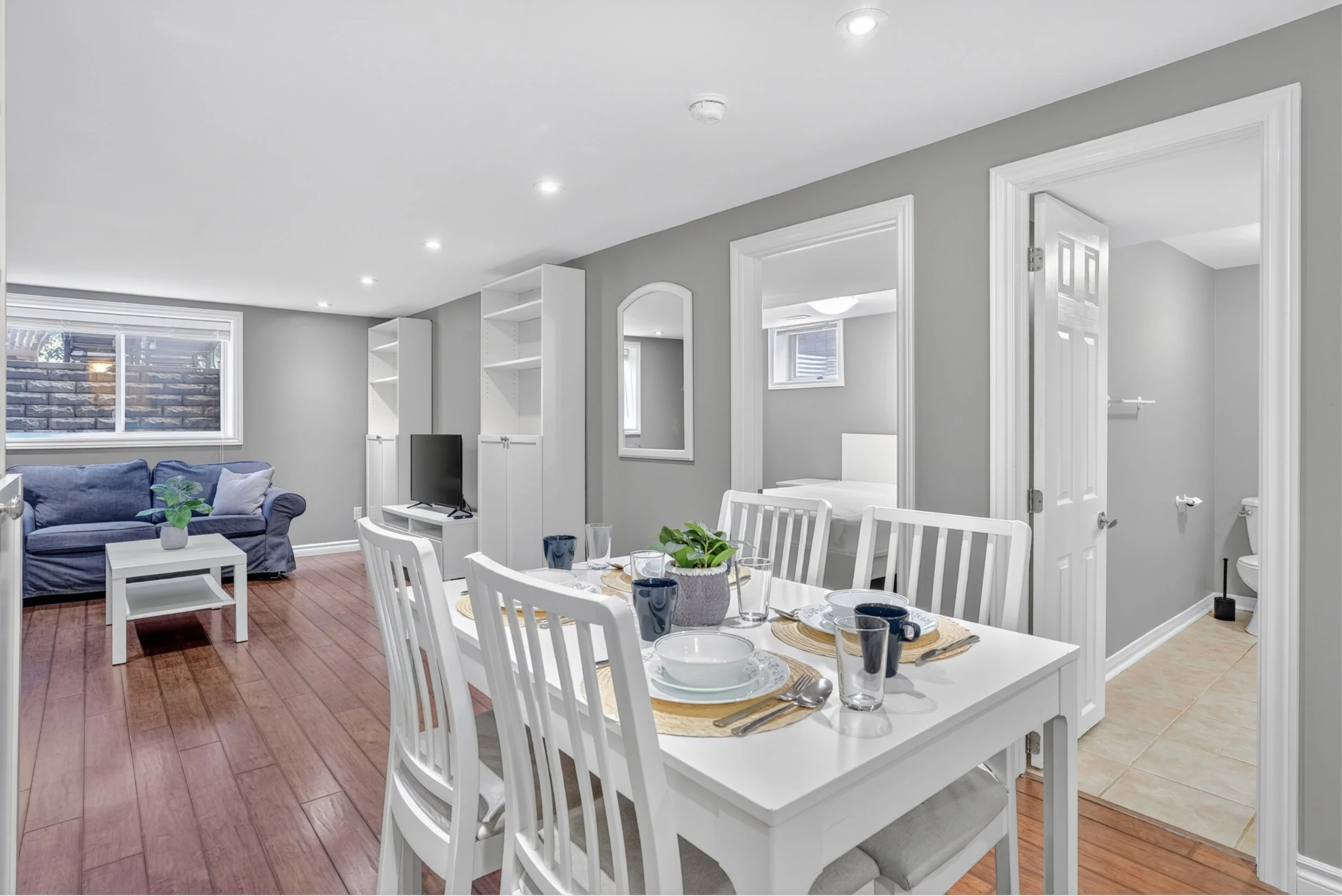 042-563 Guelph Unit B - 7.jpg