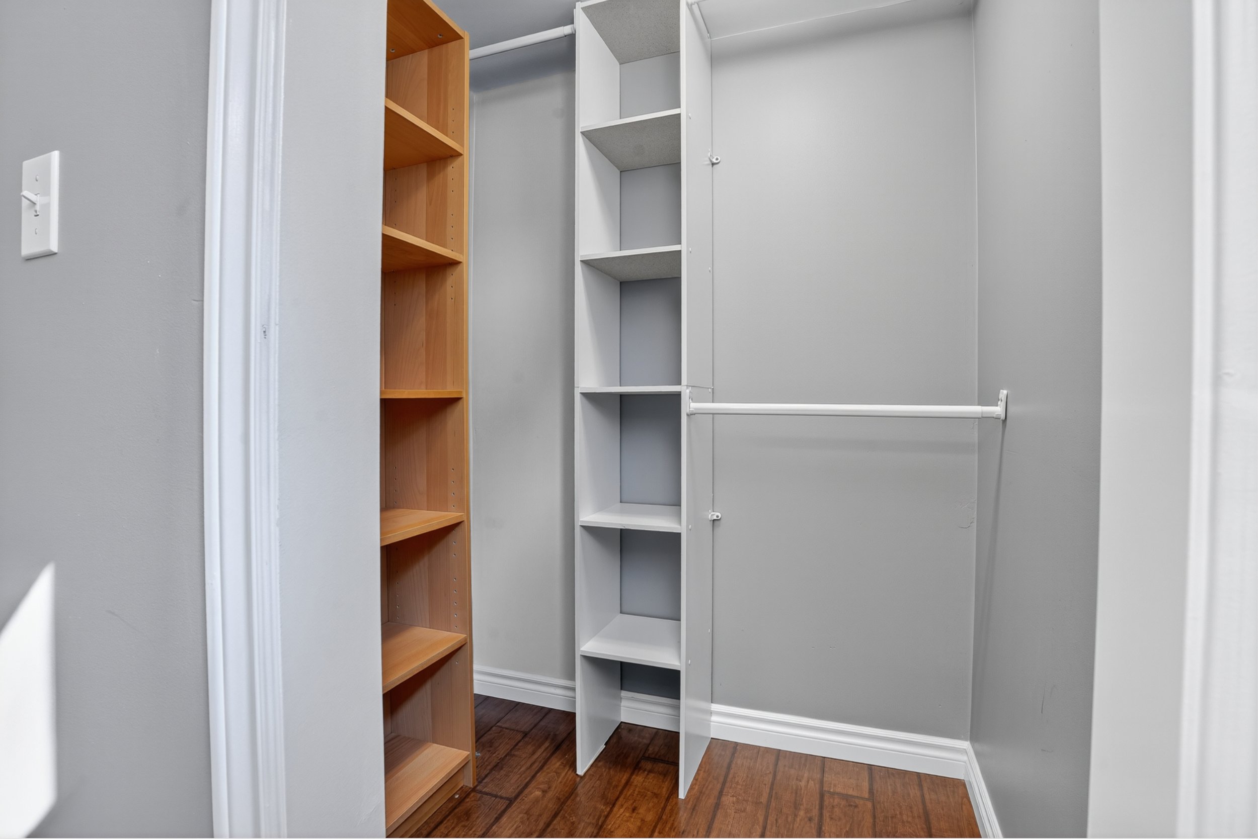 060-563 Guelph Unit B - 25.png