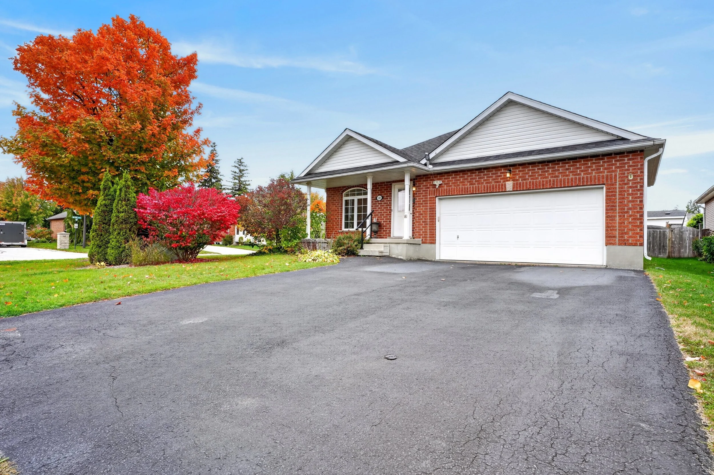 001-10 Pattison Place Fergus1.jpg