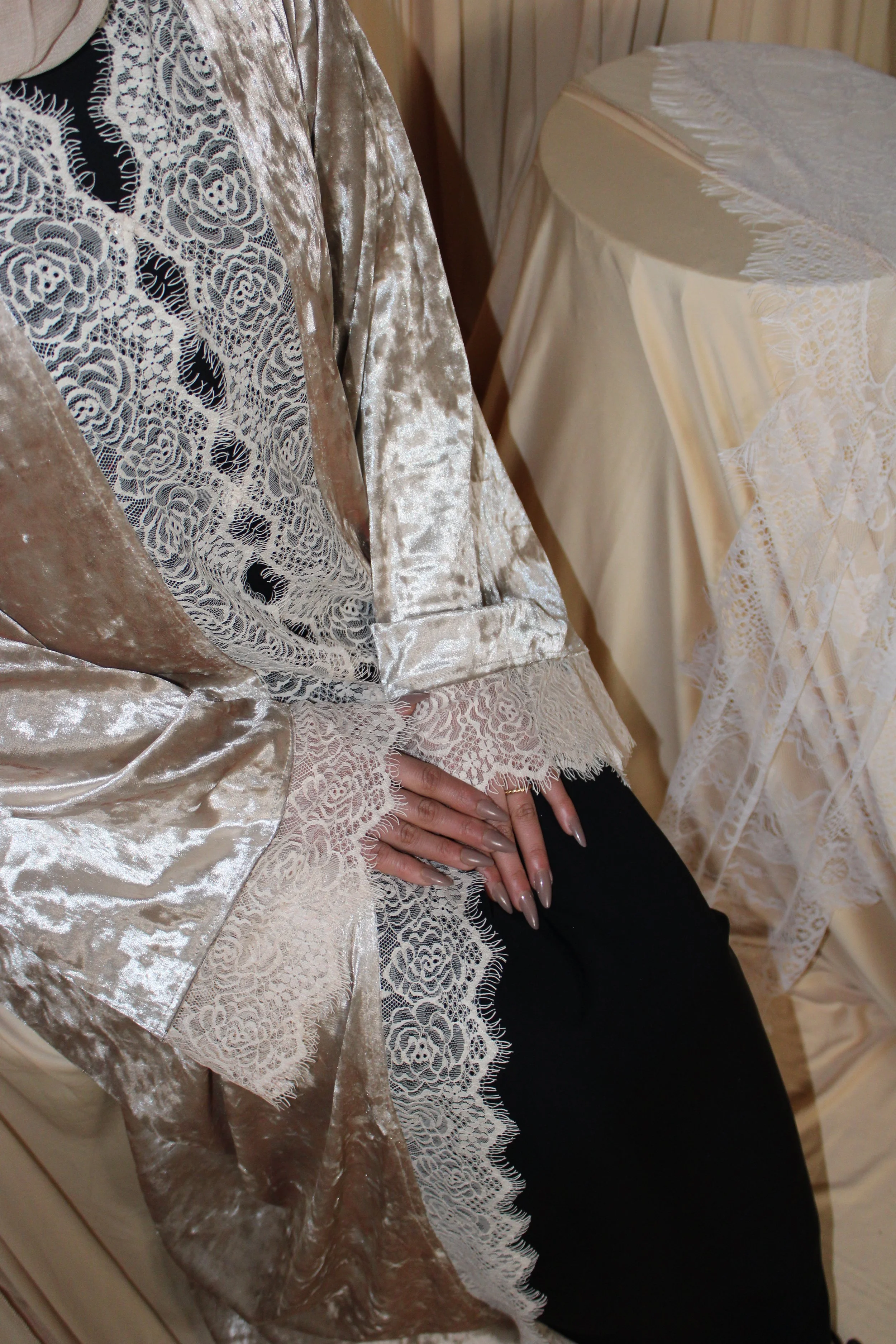 Nara abaya