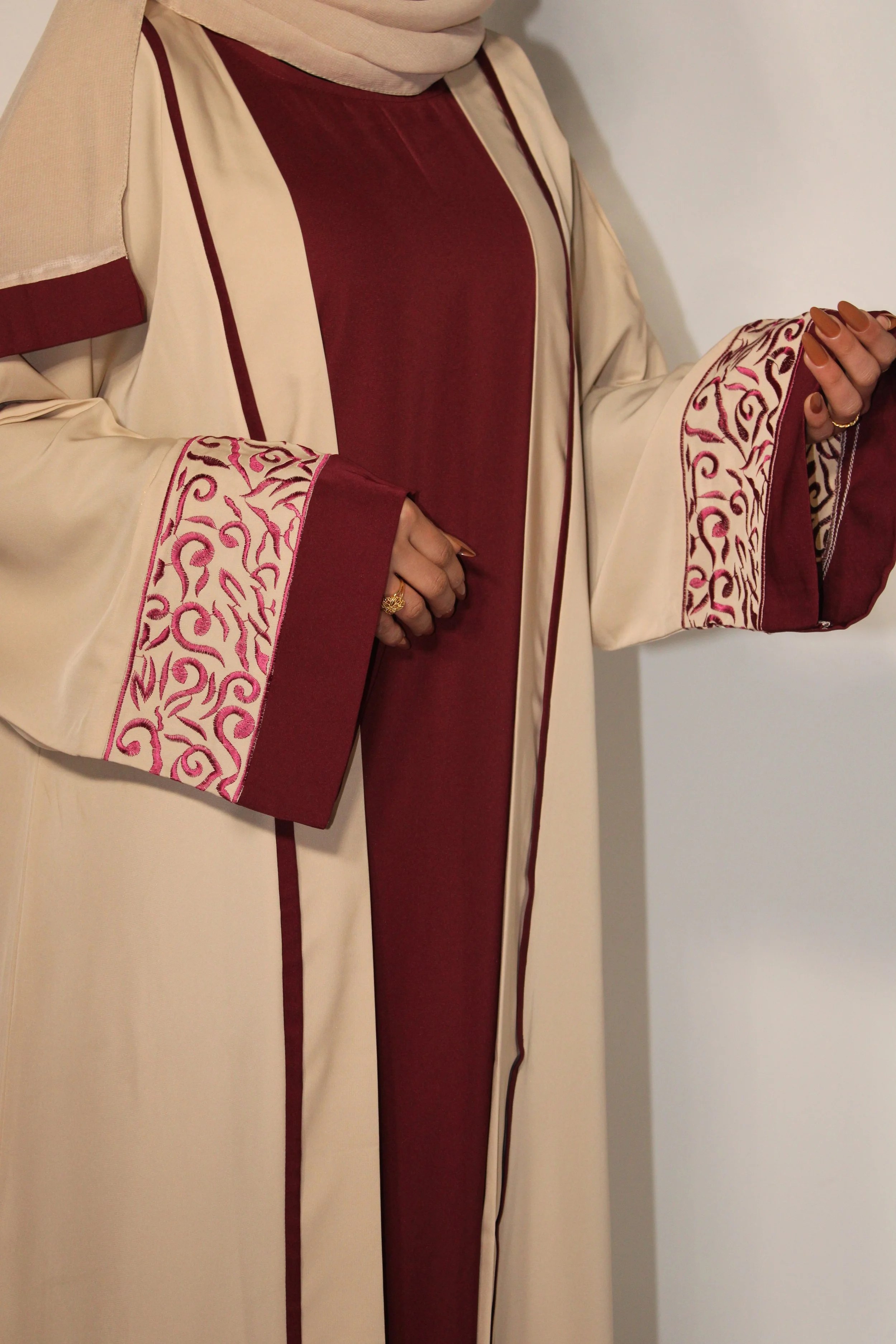 Lara in nude & burgundy