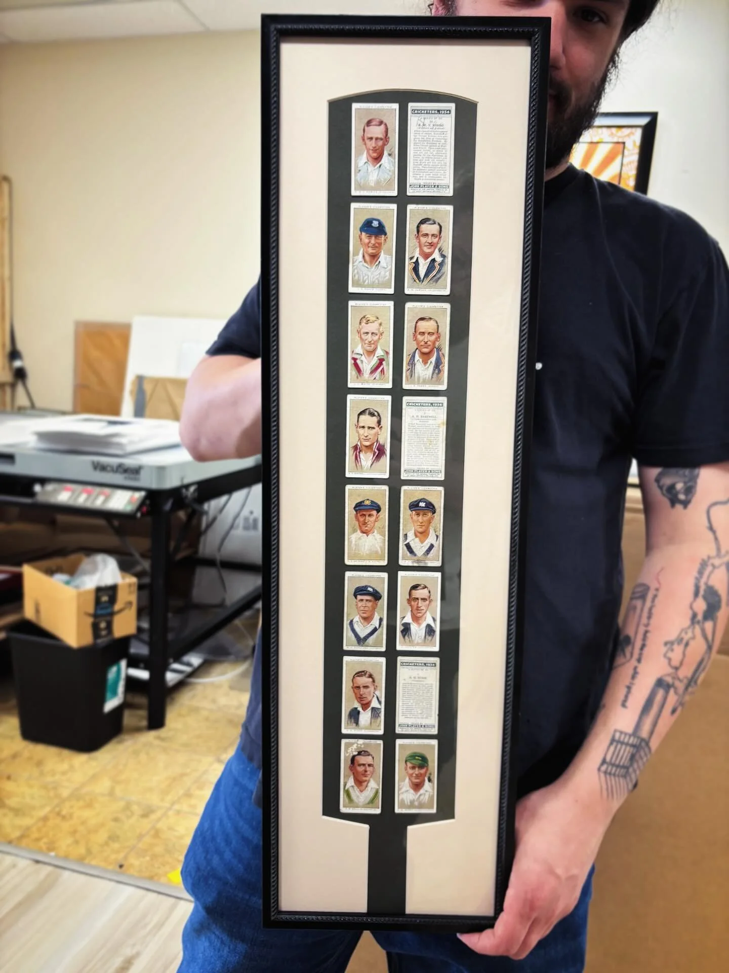 Vintage cricket cigarette cards framed in a custom cricket bat shaped mat finished off with a simple, yet elegant black frame. Bring in your collection of cards or other memorabilia to have it turned into a beautiful and custom display. 🤩

#theframe