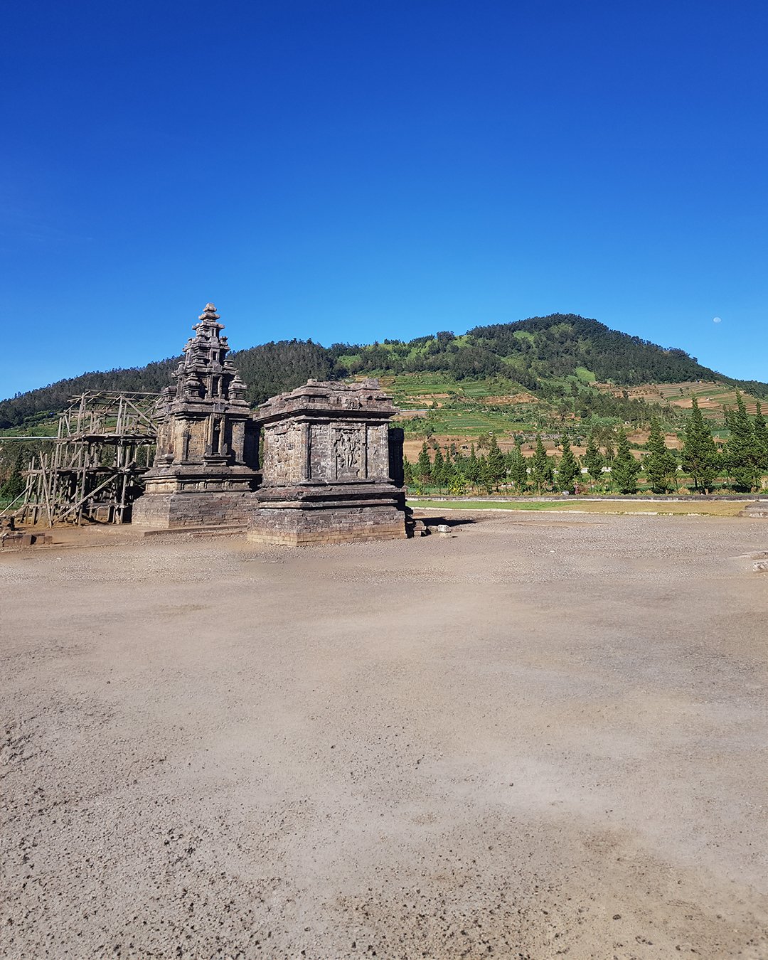 Tour Dieng copy.jpg