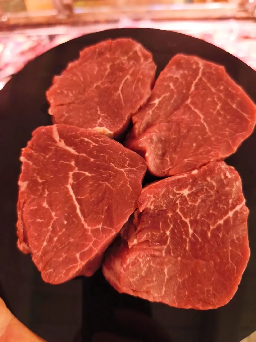 Kunde inte l&aring;ta bli att fota av  v&aring;r fina oxfil&eacute;! 👌 

&Auml;r du sugen p&aring; en liknande bit s&aring; v&auml;lkomna till oss!

Vi har &ouml;ppet i butiken onsdag -fredag kl 10-18 och l&ouml;rdag kl 10-14. 🍂🌞

#n&auml;rproduce