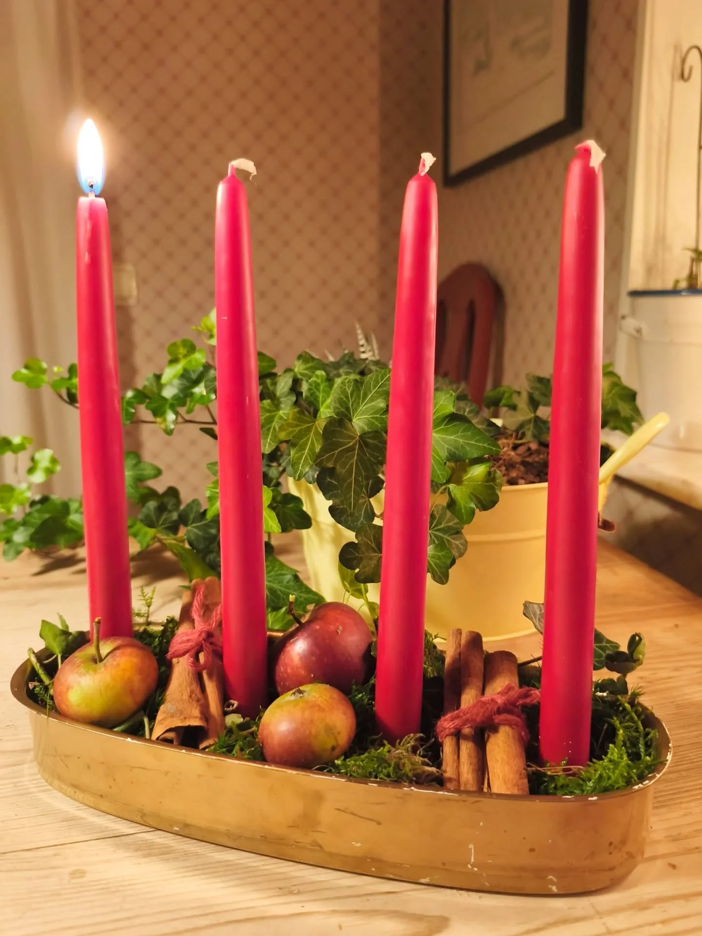 Vi p&aring; Mostorps G&aring;rd hoppas att ni har haft en riktigt fin f&ouml;rsta advent!🕯️

Hur g&aring;r det f&ouml;r er med julf&ouml;rberedelser? Det g&aring;r fortfarande fint att tinga en julskinka, best&auml;lla prinskorv, sylta och annat got