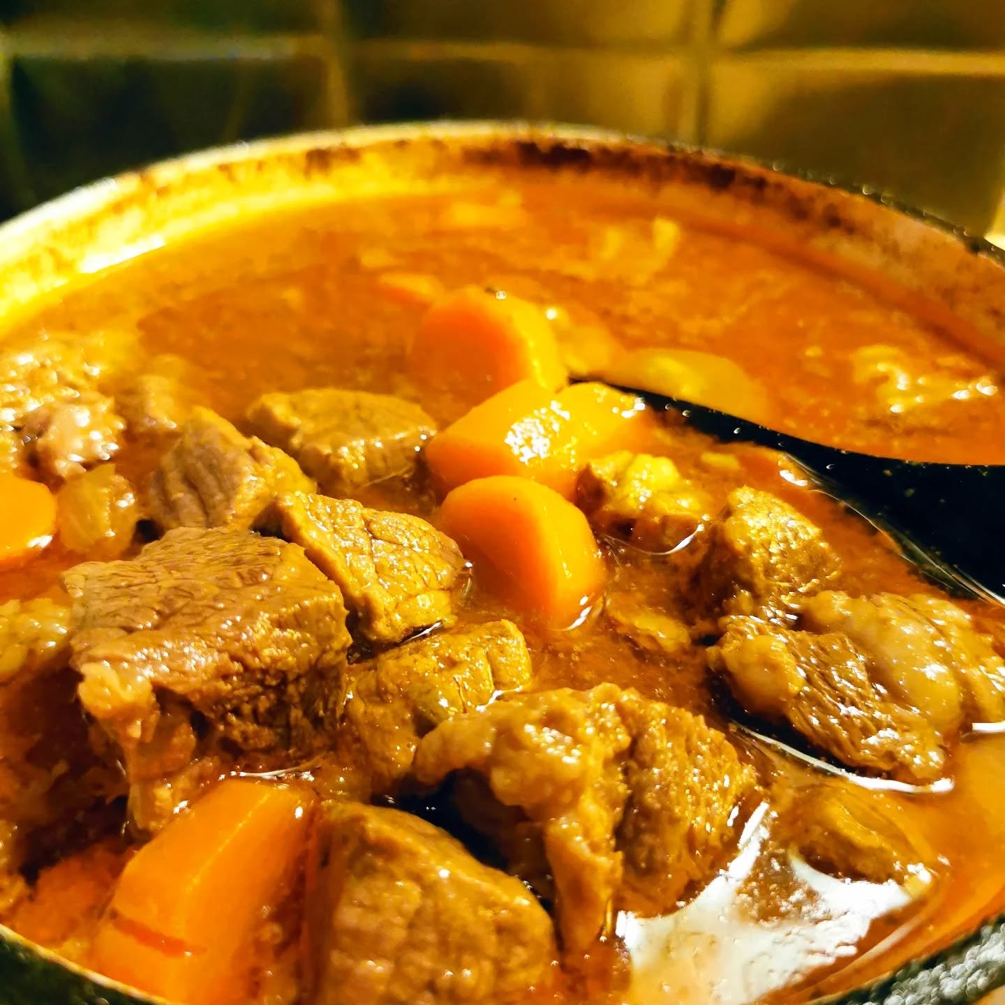 H&ouml;grev &auml;r verkligen en av de mest tacksamma detaljerna vi har -den kr&auml;ver lite tid men sk&ouml;ter sig &aring; andra sidan sj&auml;lv n&auml;r den v&auml;l &auml;r i grytan.👌Med t&aring;lamod s&aring; blir det magiskt!⭐⭐⭐

V&aring;r h