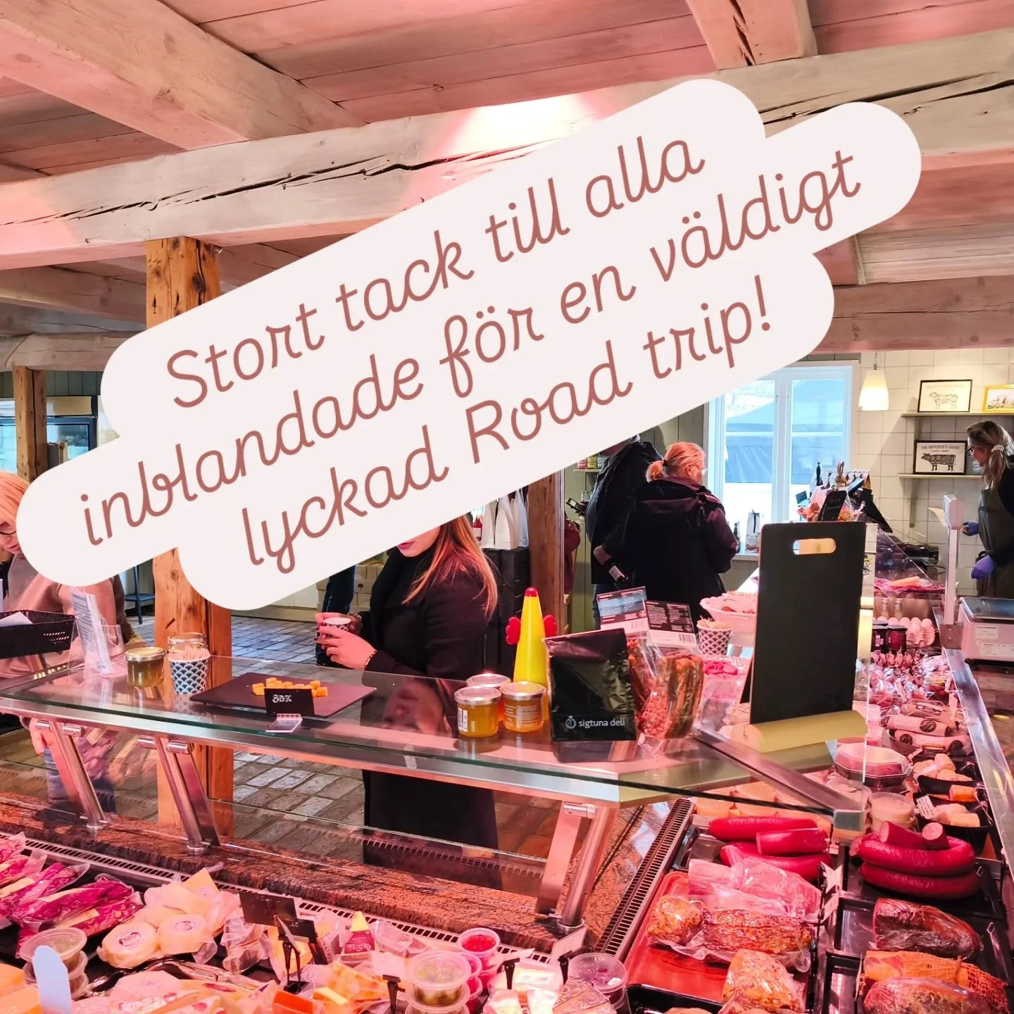 S&aring;&aring; himla roligt att s&aring; m&aring;nga hittade till oss i g&aring;r under Falkenbergs matdagars road trip!🚗🛵🚲

Och tack till Tindra fr&aring;n @skottorps.mejeri och @lucas_pasta_lab som f&ouml;rgyllde v&aring;r g&aring;rd med smakpr